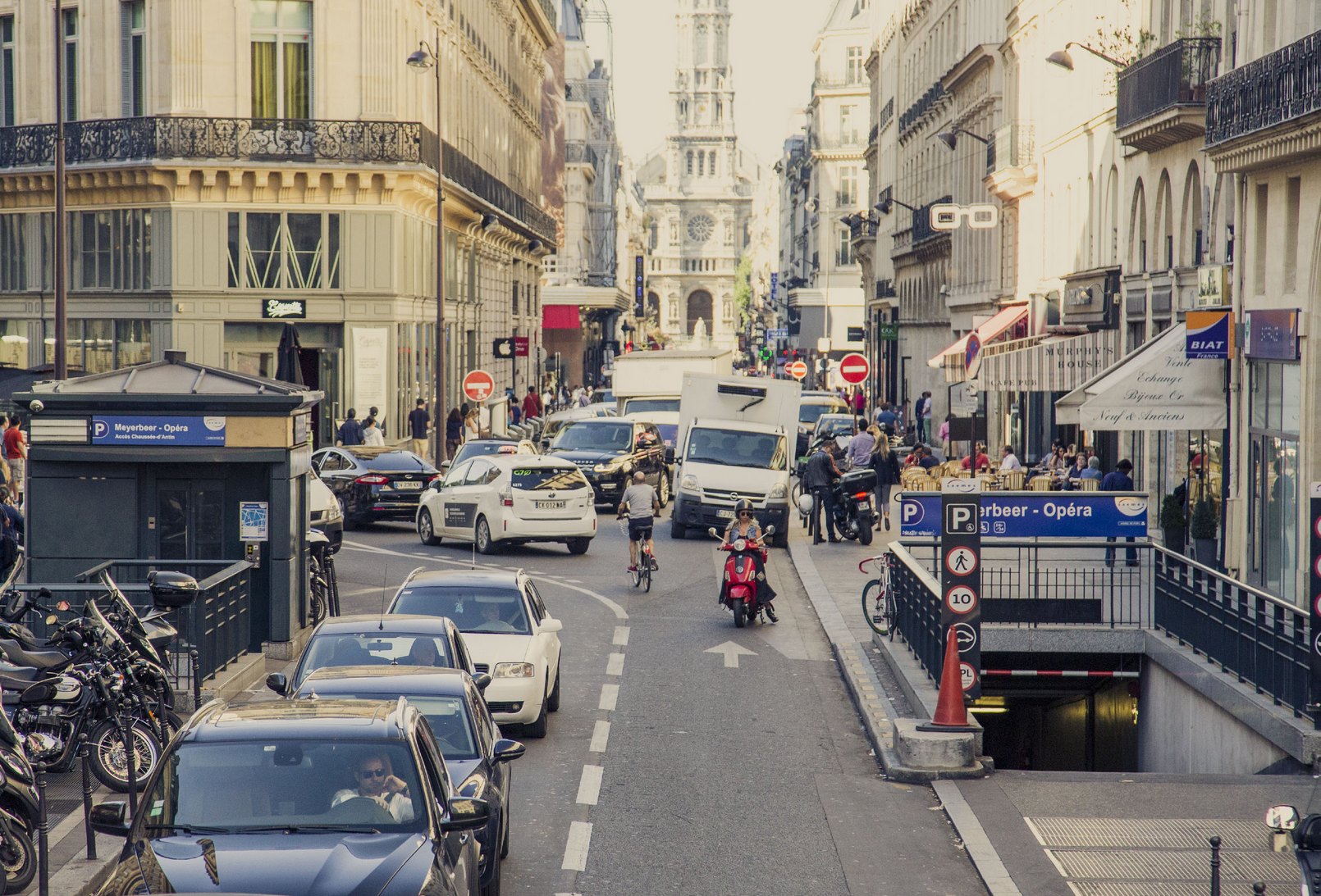 Paris est l’une des premières villes où Google Maps signale les zones à faibles émissions. © Instants / Getty Images