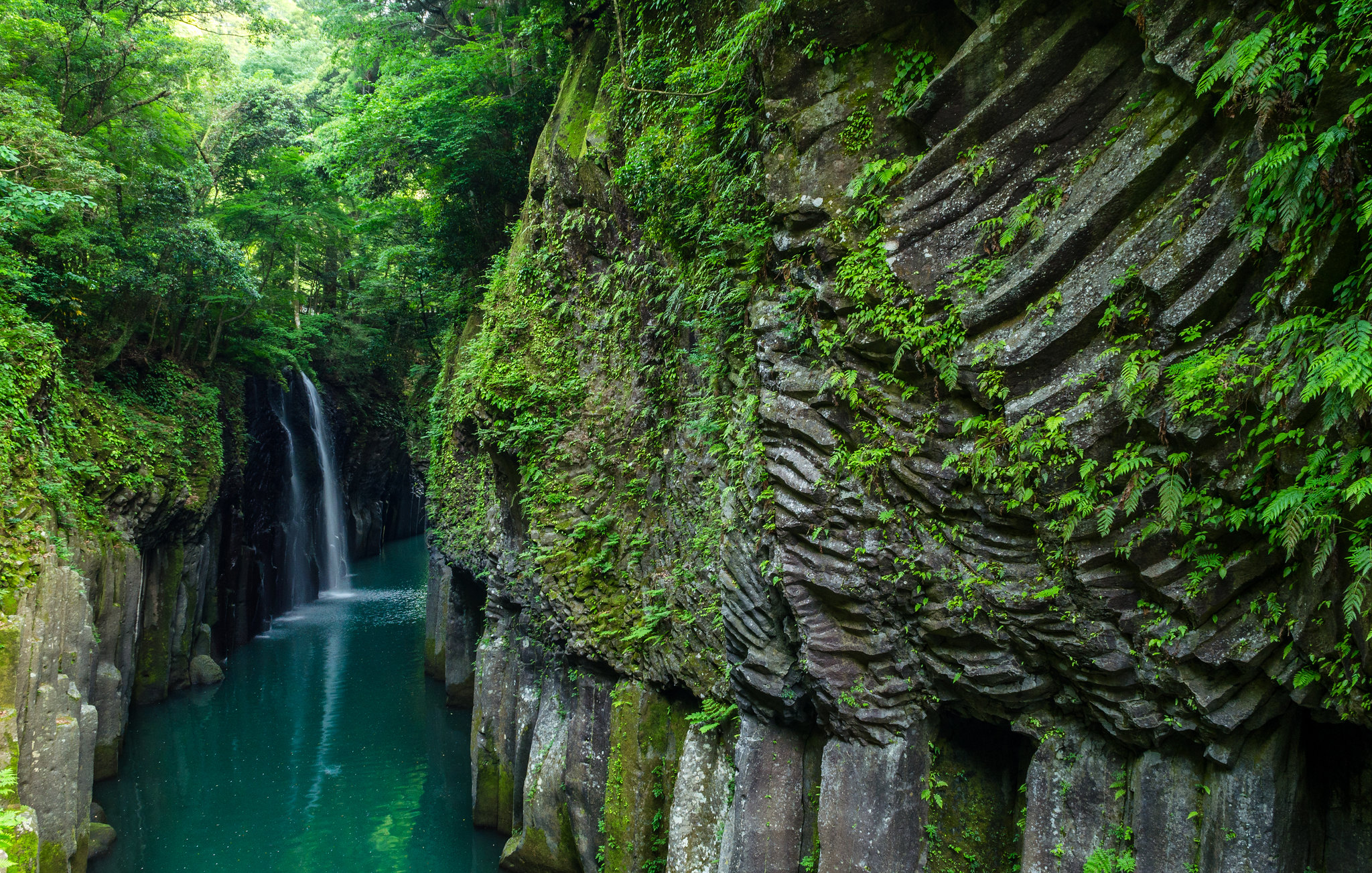 Les gorges de Takachiho ont été taillées dans des falaises de basaltiques par le fleuve Gokase sur l'île de Kyūshū, au Japon. © Einheit 00, Flickr, CC By 2.0