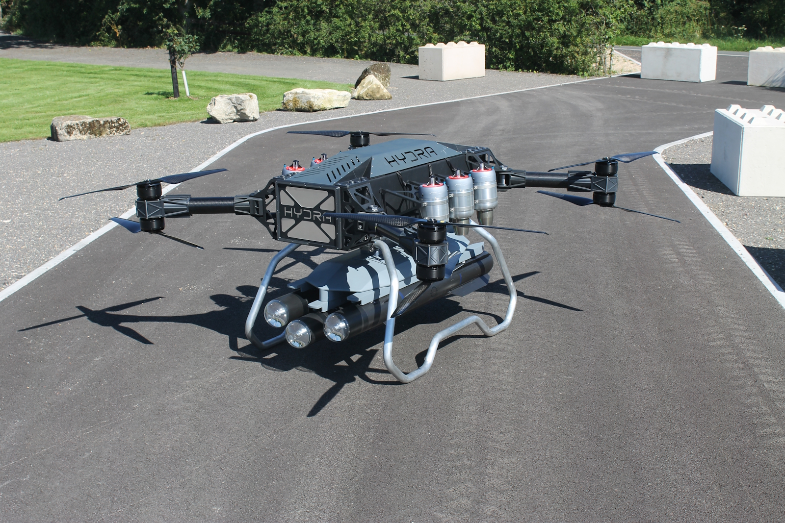 Cet étonnant drone peut tirer trois missiles à guidage laser. © MinDef UK