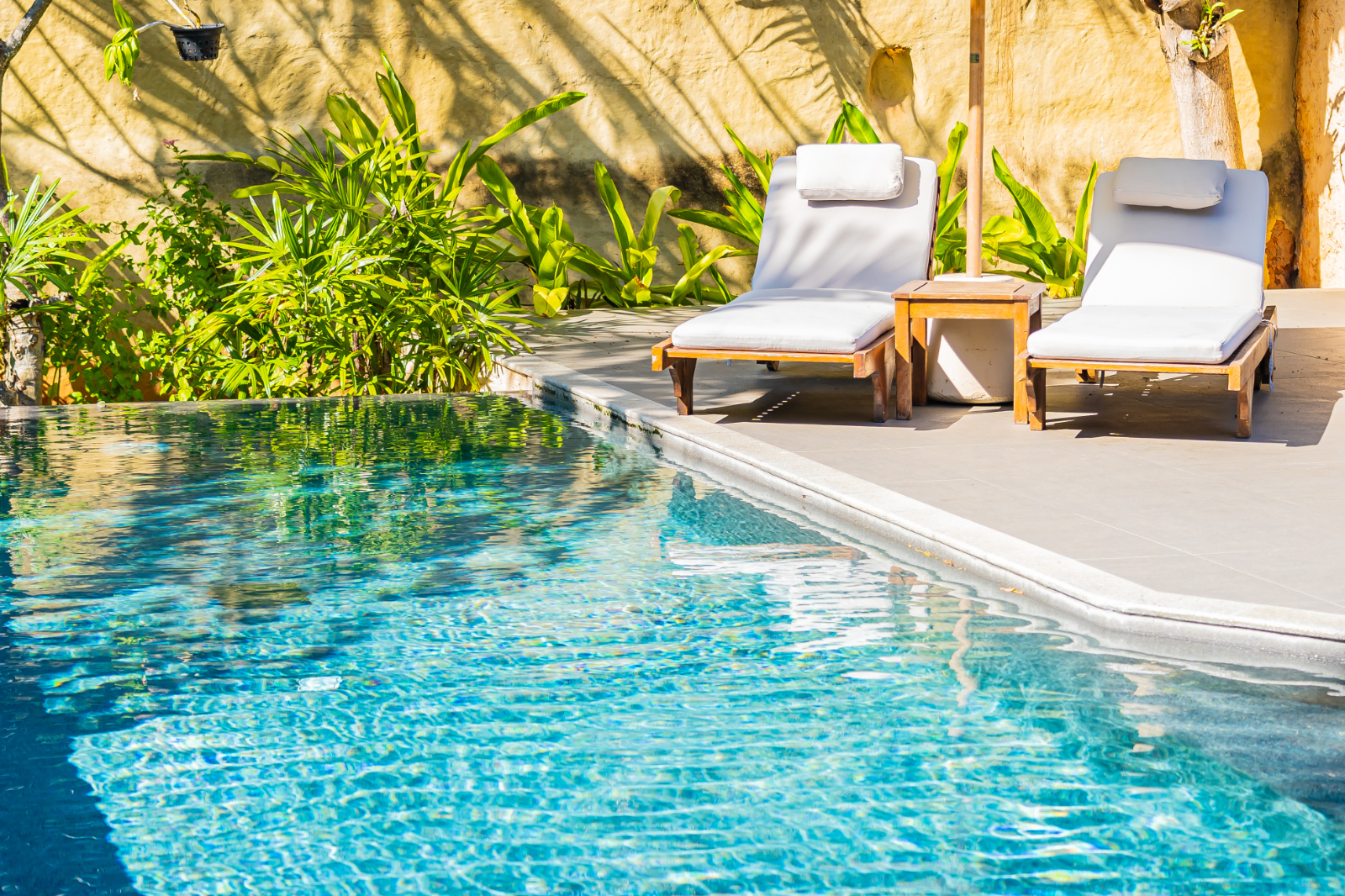 Savez-vous tout sur la fiscalité en ce qui concerne les piscines ? © siraphol, Adobe Stock
