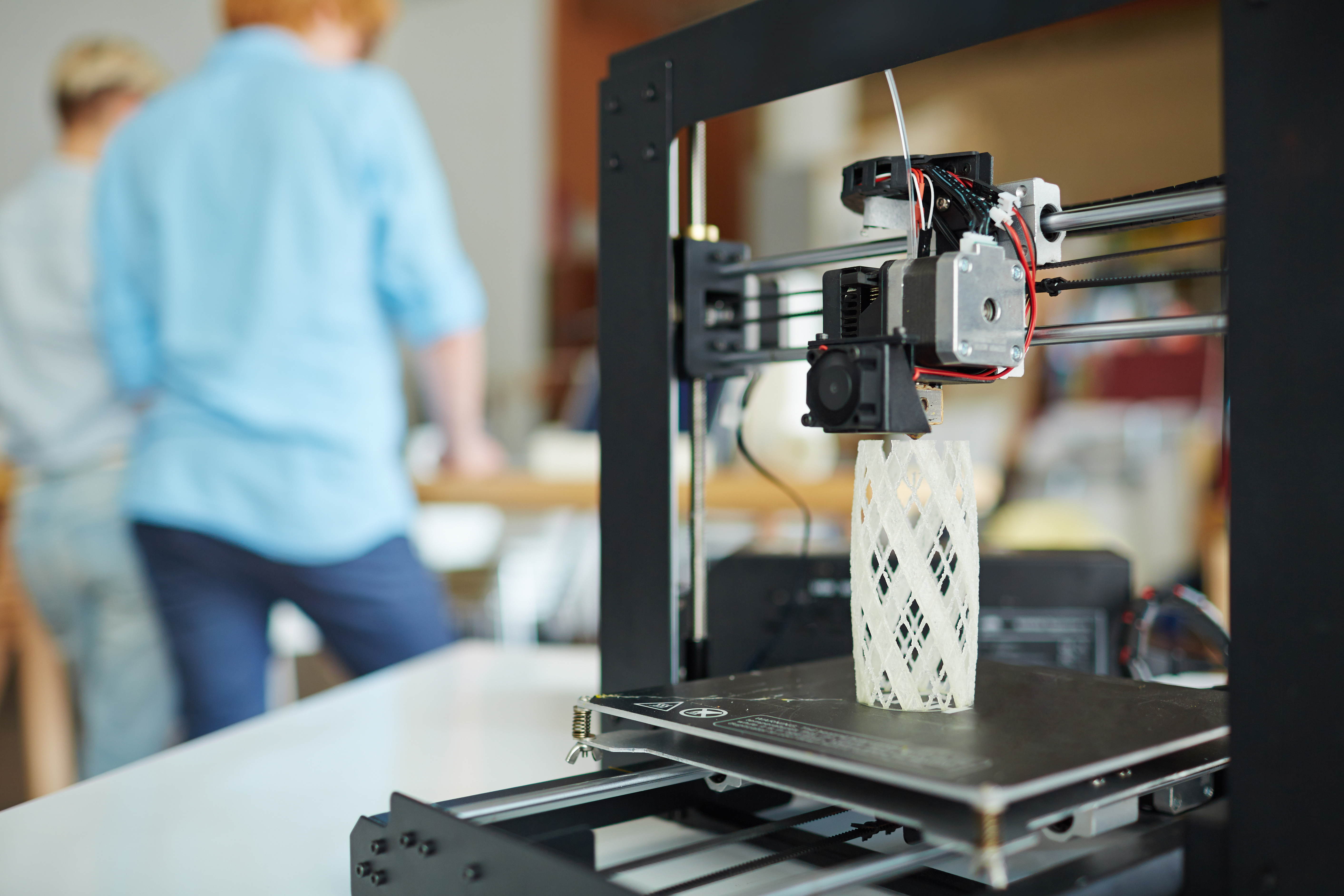 Les techniques d'impression 3D sont variées et il existe différentes imprimantes 3D. Ici, la MakerBot Replicator. © Adobe Stock, pressmaster