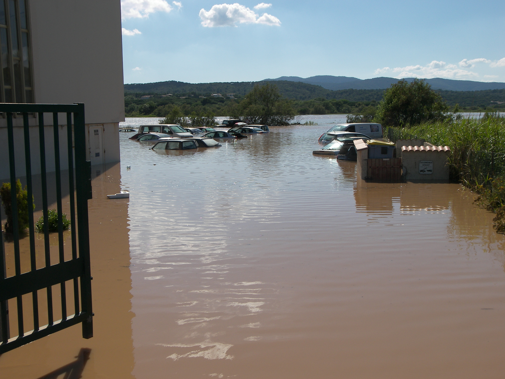 Les terribles inondations de juin 2010 dans le Var (ici dans la commune de Fréjus) restent ancrées dans les mémoires. ©️ Service Hydraulique Cours d’Eau (SHCE)/Cavem