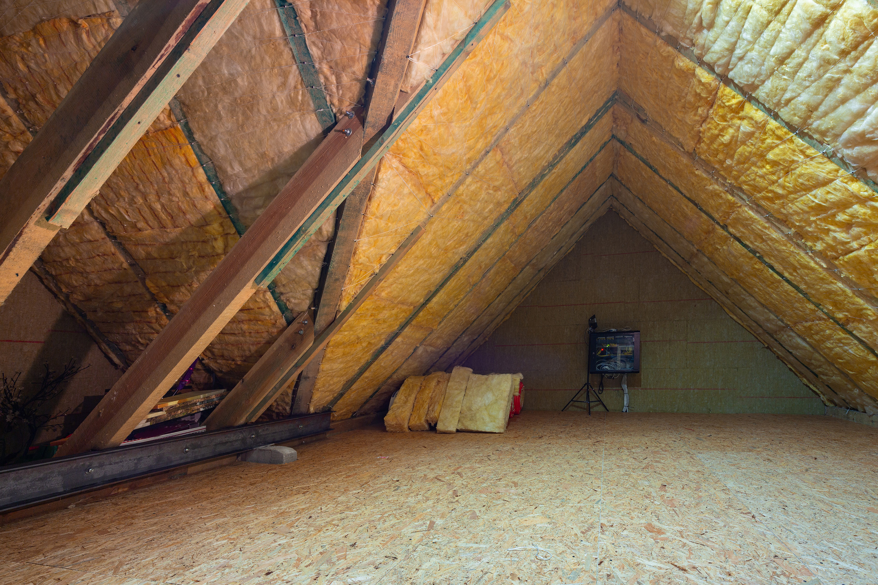 Isolation thermique des combles d'une maison. ©Patryk Kosmider, Adobe Stock&nbsp;