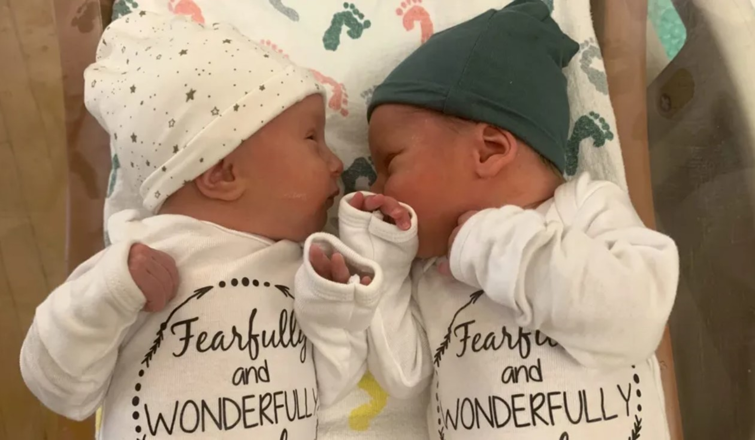 Lydia et Timothy Ridgeway sont des « faux jumeaux »&nbsp;nés le 31 octobre 2022 d'embryons congelés il y a 30 ans. © National Embryo Donation Center