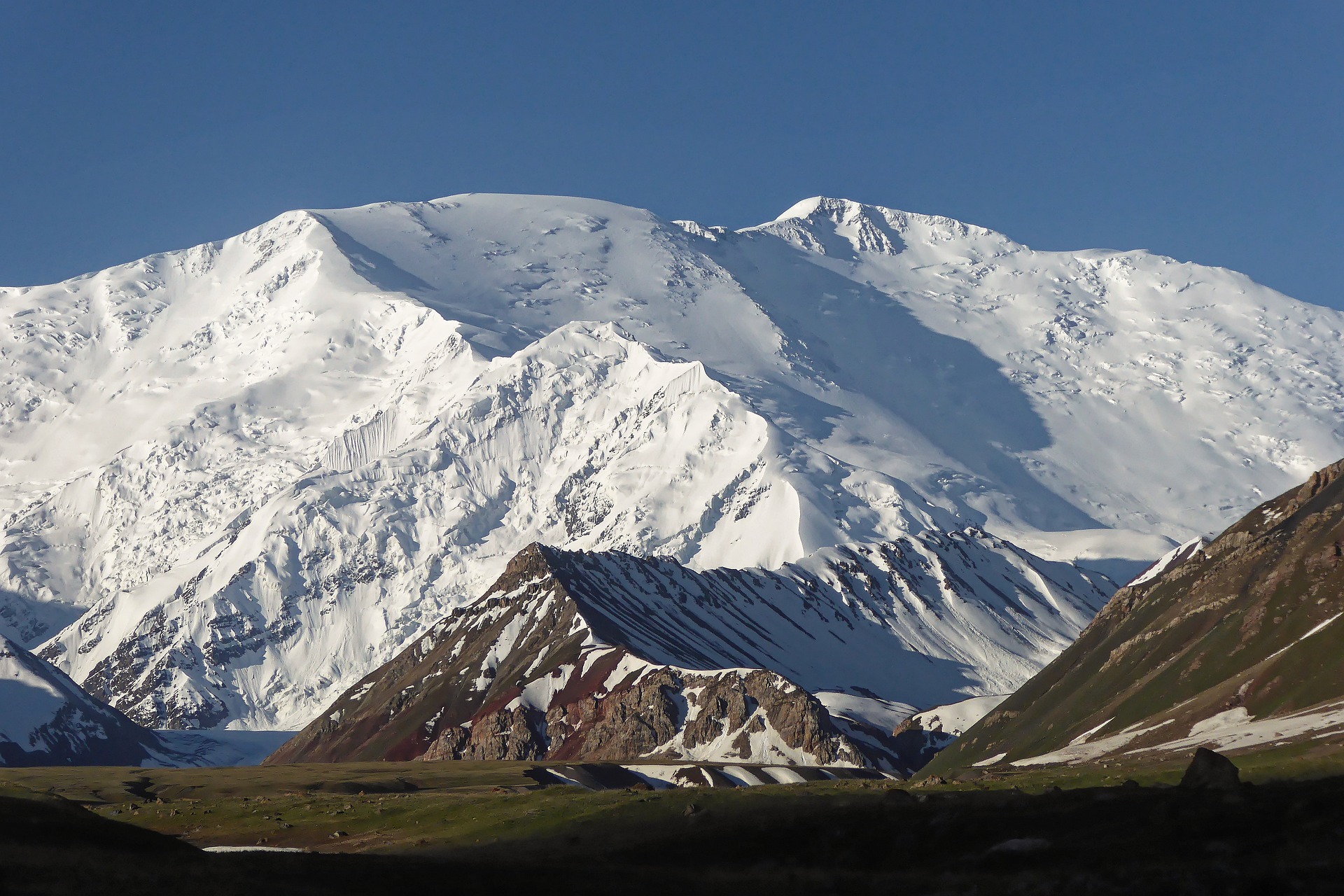 Les effondrements de glace sont fréquents au Kirghizistan, mais pas aussi importants que celui filmé par les touristes anglais. © Makalu, Pixabay