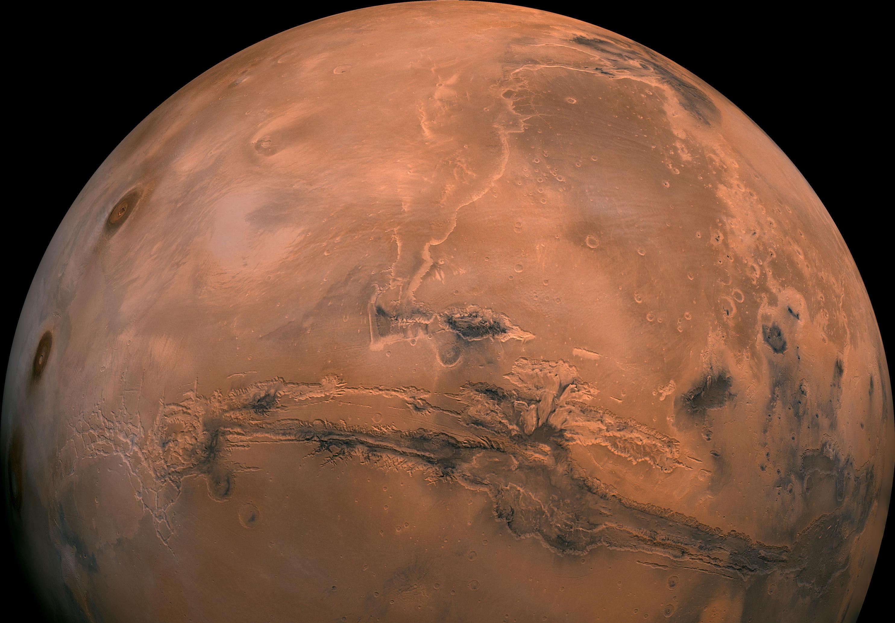 La croûte martienne semble relativement différente de la croûte terrestre. © Nasa
