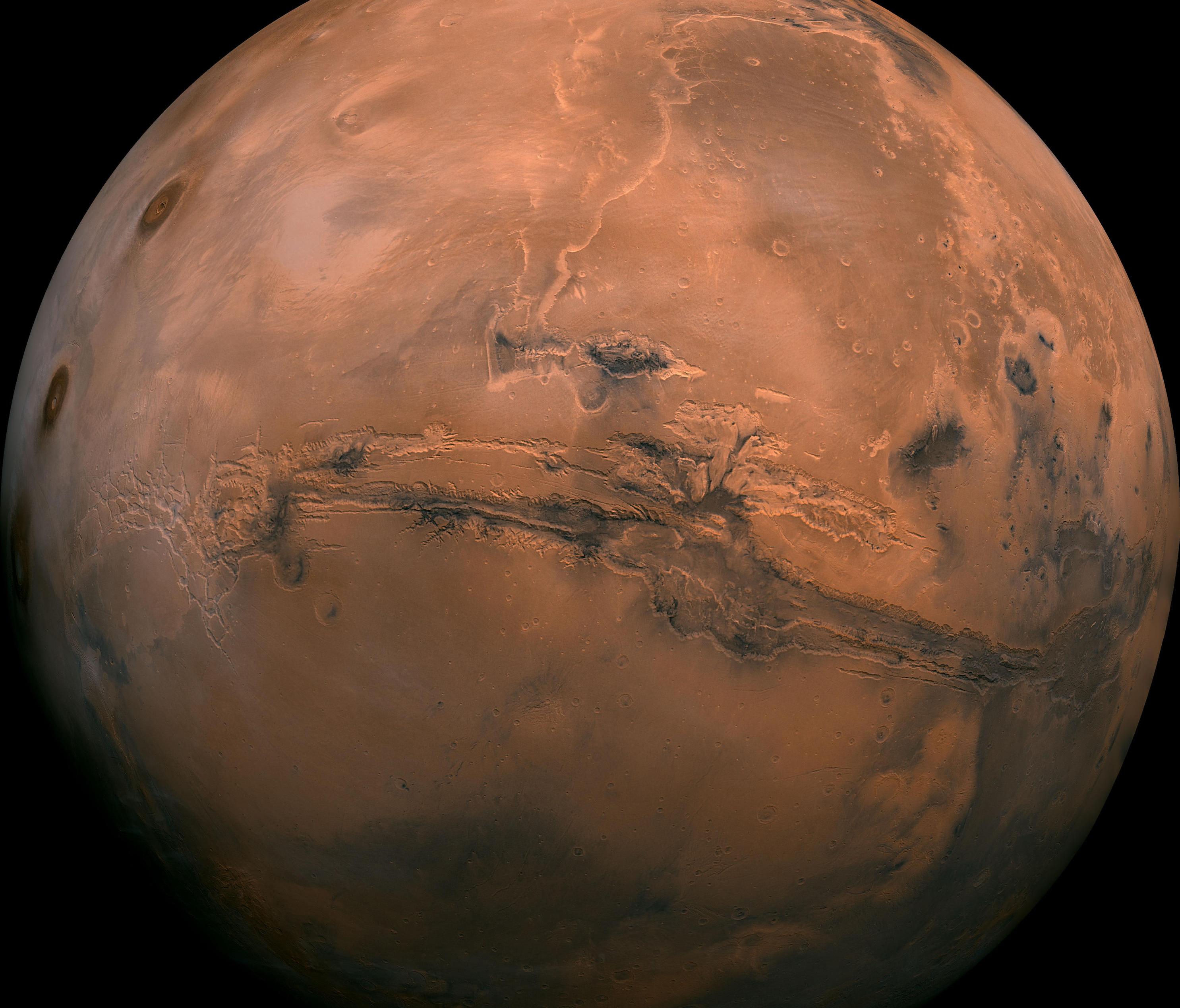 Valles Marineris est un vaste réseau de canyons sur la surface martienne, situé près de l'équateur. © Nasa