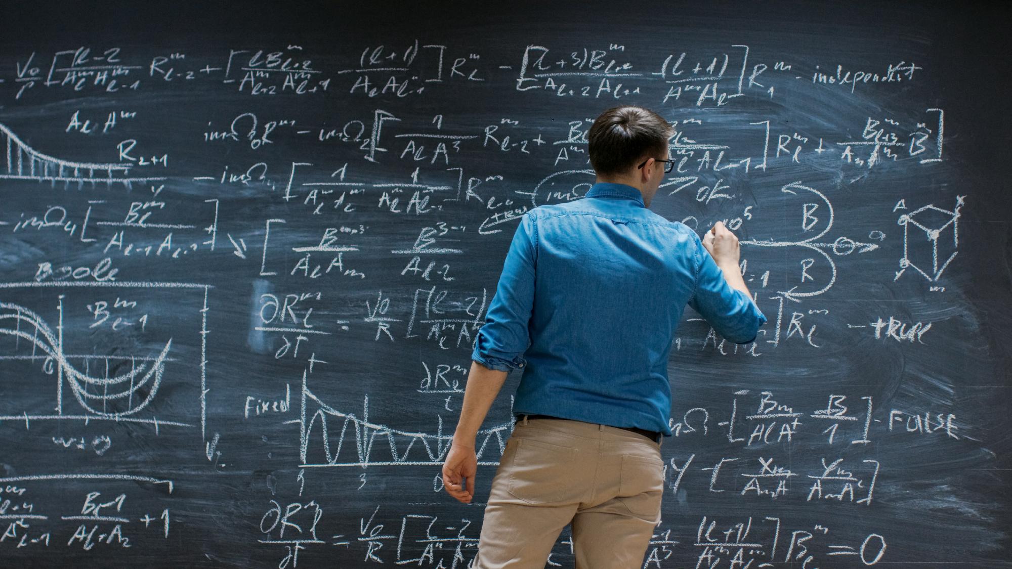 Beaucoup de mathématiciens exercent comme enseignant-chercheur à l'université ou en grande école. © Gorodenkoff, Adobe Stock.