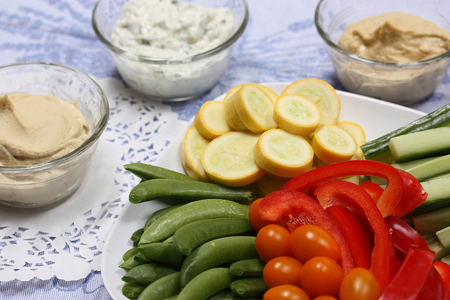 MIND s’inspire du régime méditerranéen riche en fruits, légumes, huile d’olive, céréales complètes, etc. © Meal Makeover Moms, flickr, CC by-nd 2.0