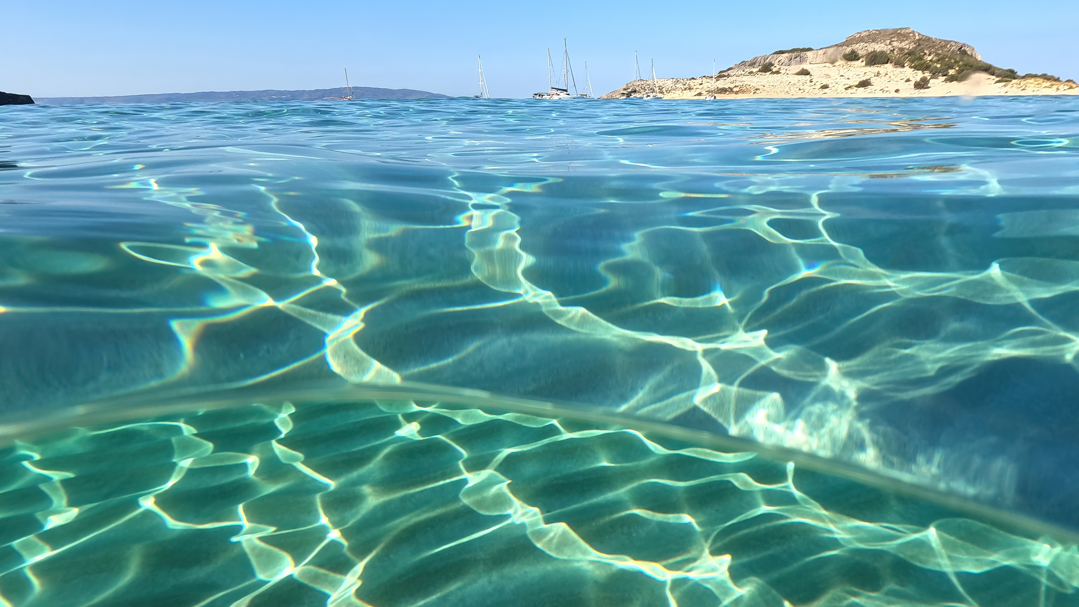 L'eau de la Méditerranée dépasse les 30 °C entre l'Égypte, Israël, le Liban et la Turquie. © aerial-drone, Adobe Stock