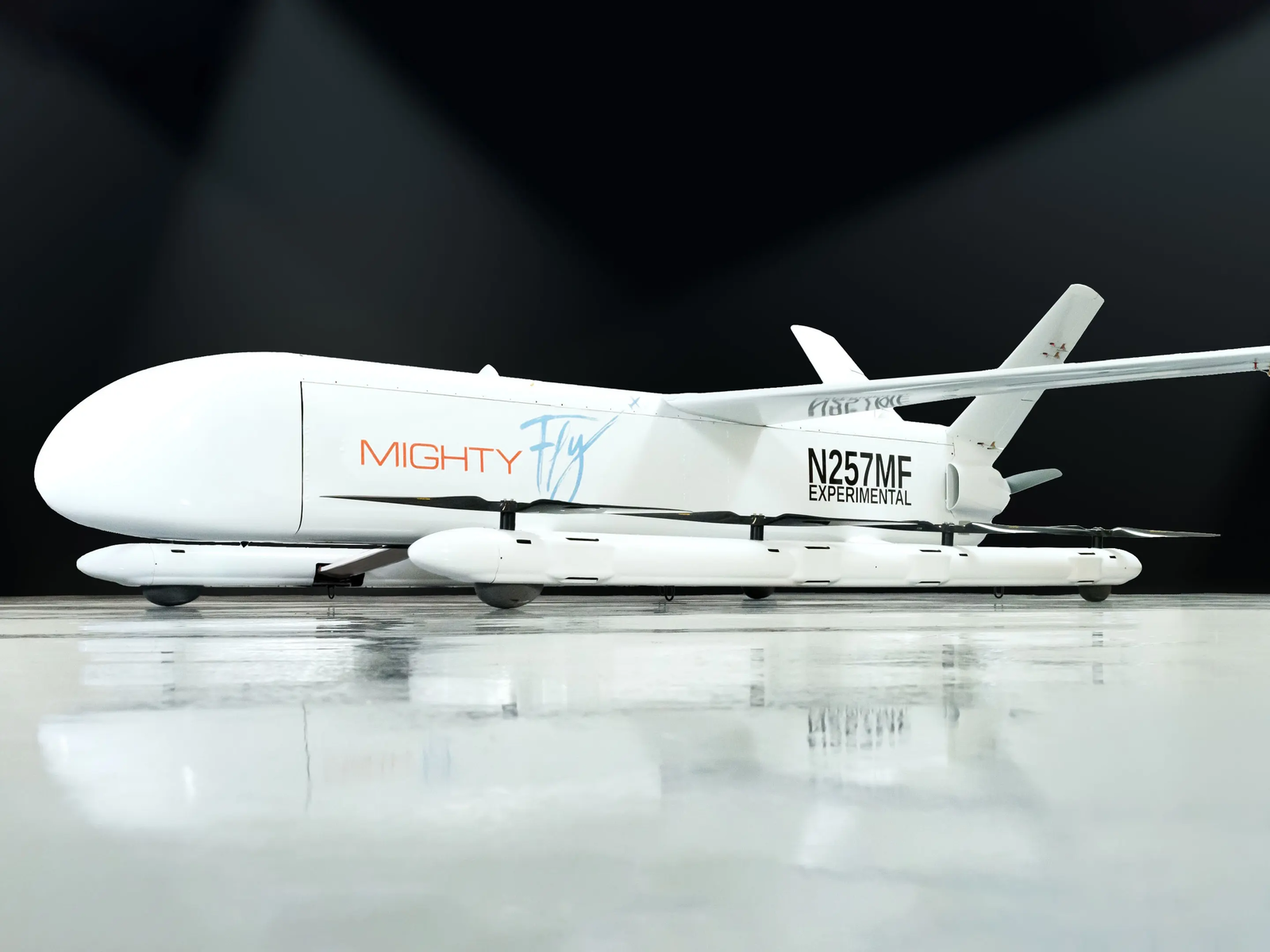 Transporter de nombreux colis légers sur une longue distance, c'est l'objectif de ce drone cargo. © MightyFly