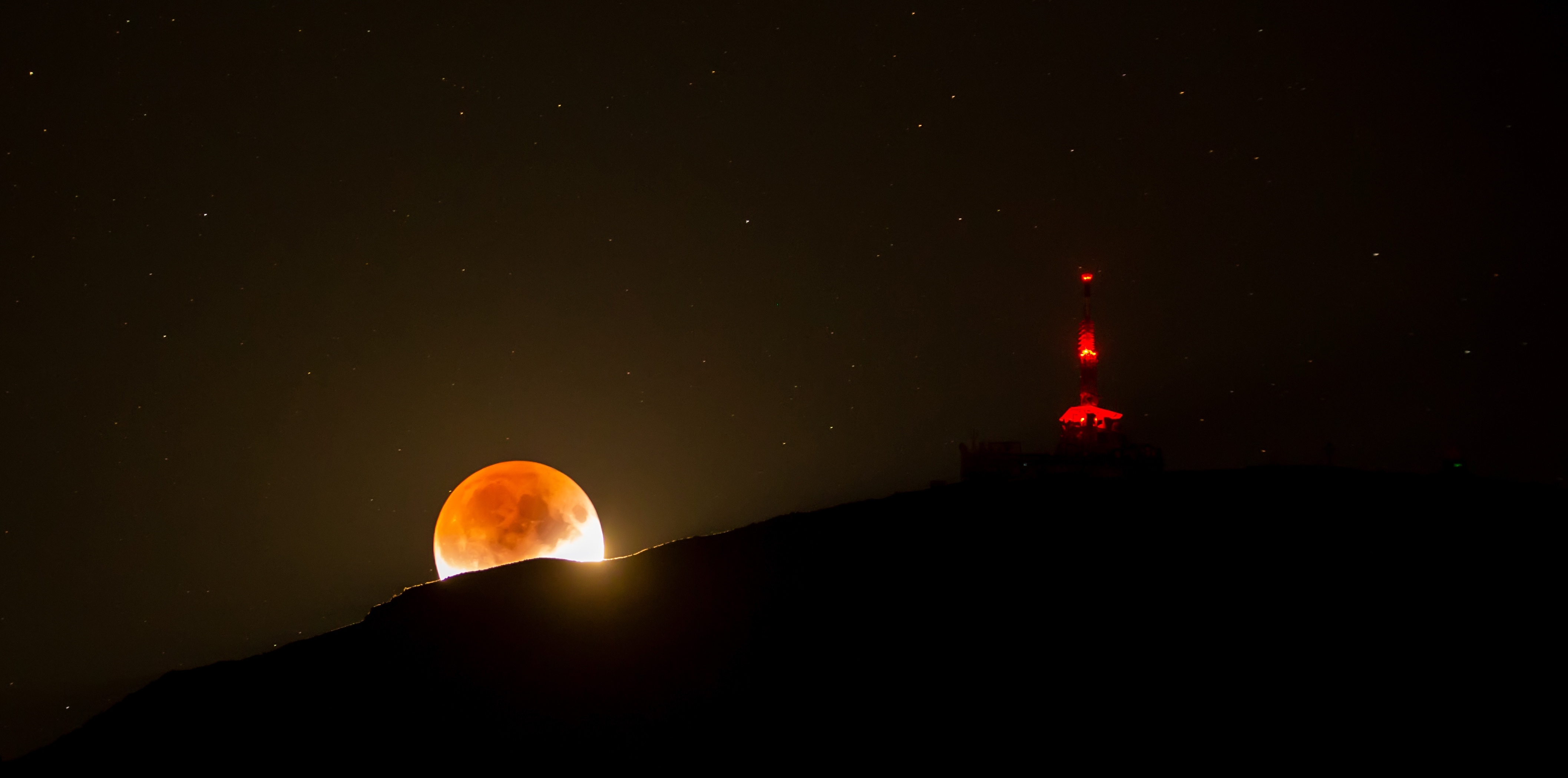 L'éclipse de Lune partielle du 16 juillet 2019 dans le Tyrol. © Norbert Span, Apod