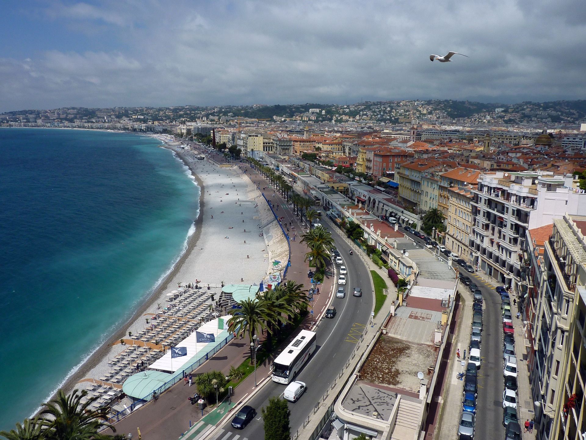 Le littoral de la Côte d'Azur est l'une des zones qui subit le plus d'artificialisation, comme ici à Nice. © Hermann, Pixabay
