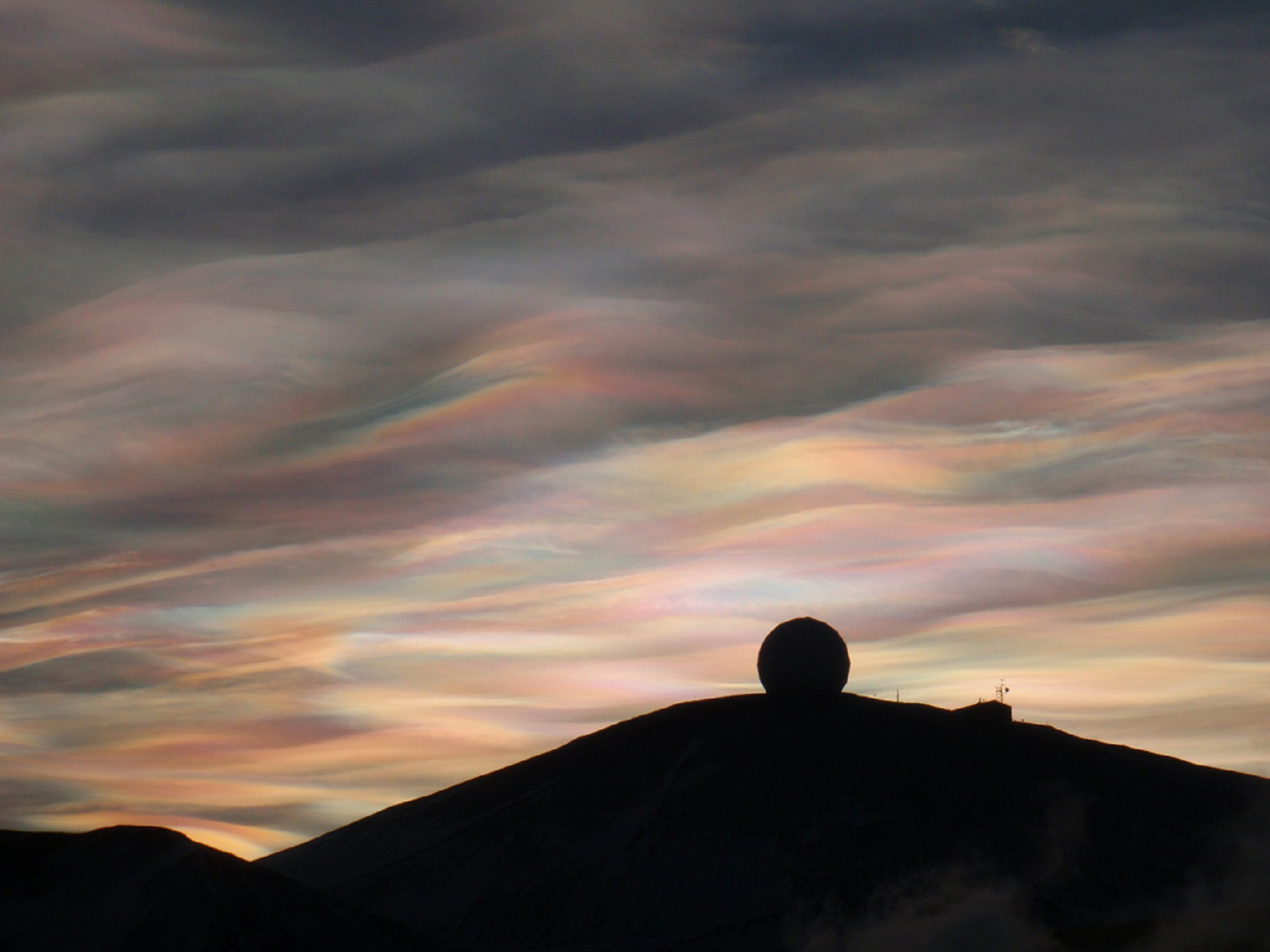 Des nuages stratosphériques polaires pris en photo par une station de la Nasa en Antarctique. © Nasa
