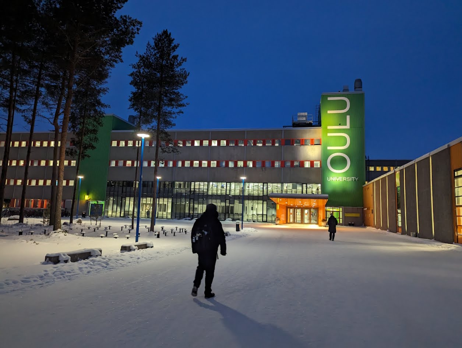 L’université de Oulu est une petite ville dotée de petits commerces, de nombreux coins de détente et d’un fablab. Ici, 250 projets de recherche tournent autour des télécommunications sans fil. © Sylvain Biget