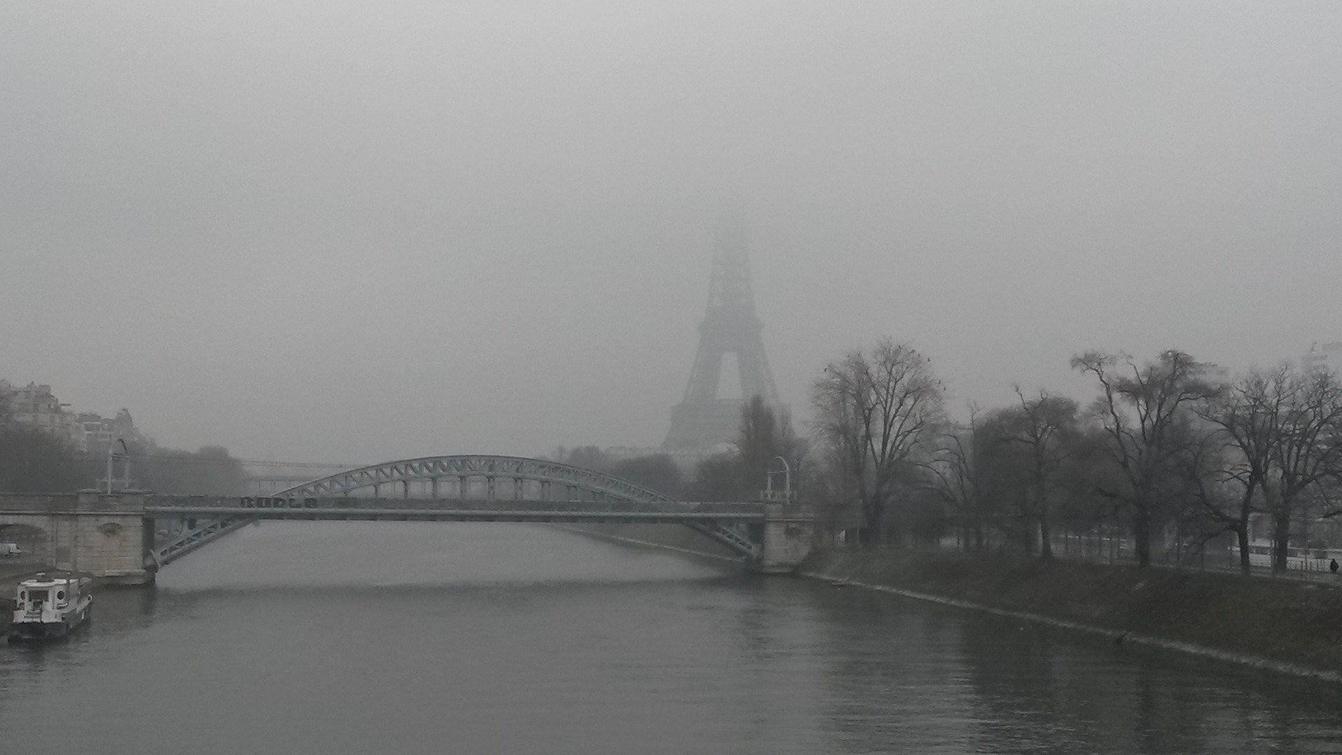Un nuage de cendres a envahi le ciel Paris ce mardi 19 juillet. © Silkabel, Pixabay