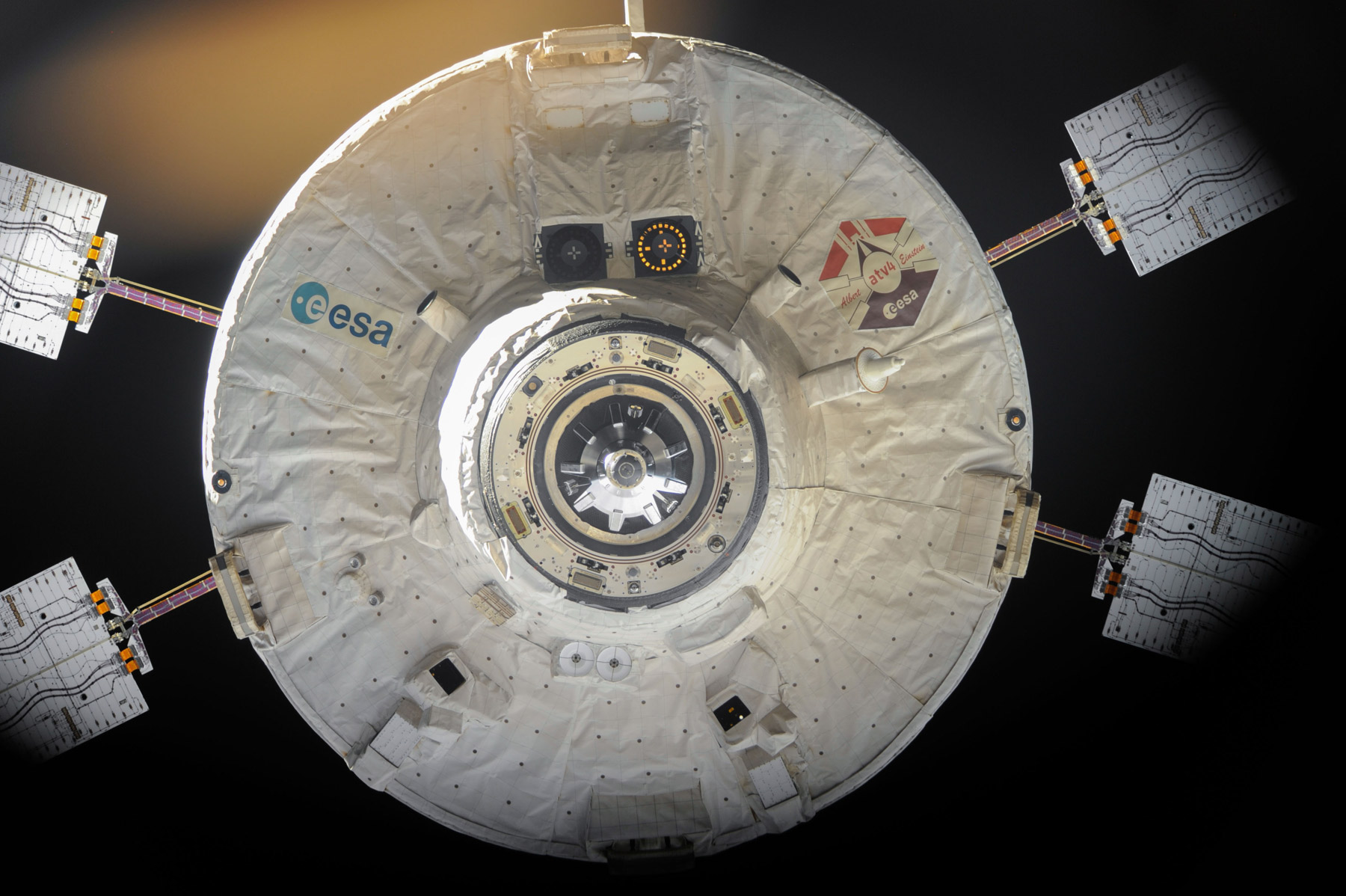 Départ de l'ATV-4 Albert Einstein de la Station spatiale internationale. Le 28 octobre, il s'est décroché de la partie russe du complexe orbital. © Nasa