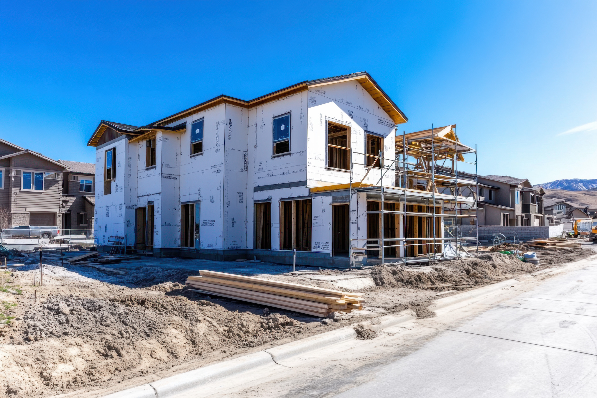 Avant de construire ou réaliser des travaux d'extension, vous devez obtenir une autorisation d'urbanisme auprès de la mairie en déposant un permis de construire. © Саша Федюк, Adobe Stock (image générée avec IA)