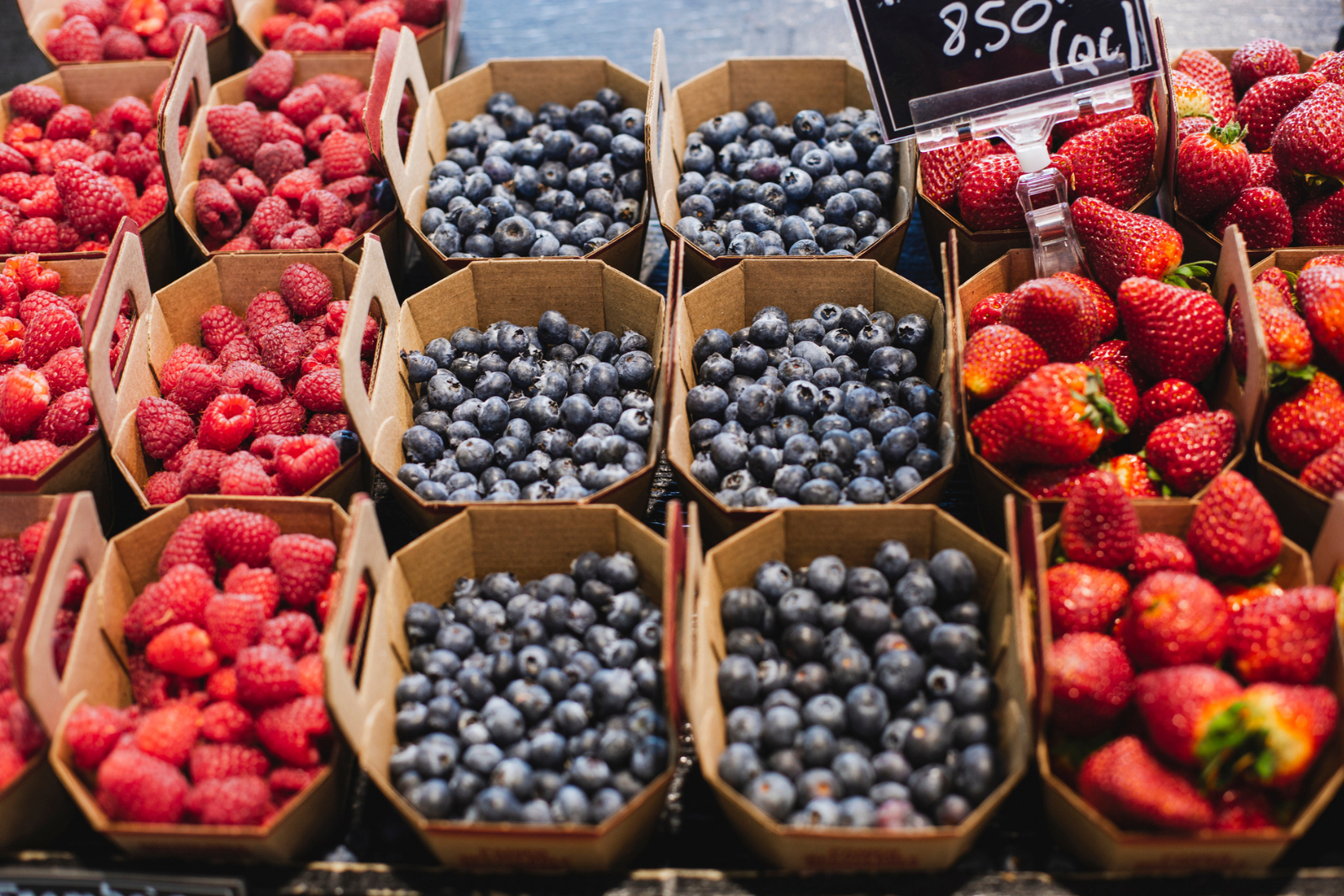 Vous mangez sûrement ces fruits… mais ils sont bourrés de produits toxiques invisibles. © Linda Raymond, iStock