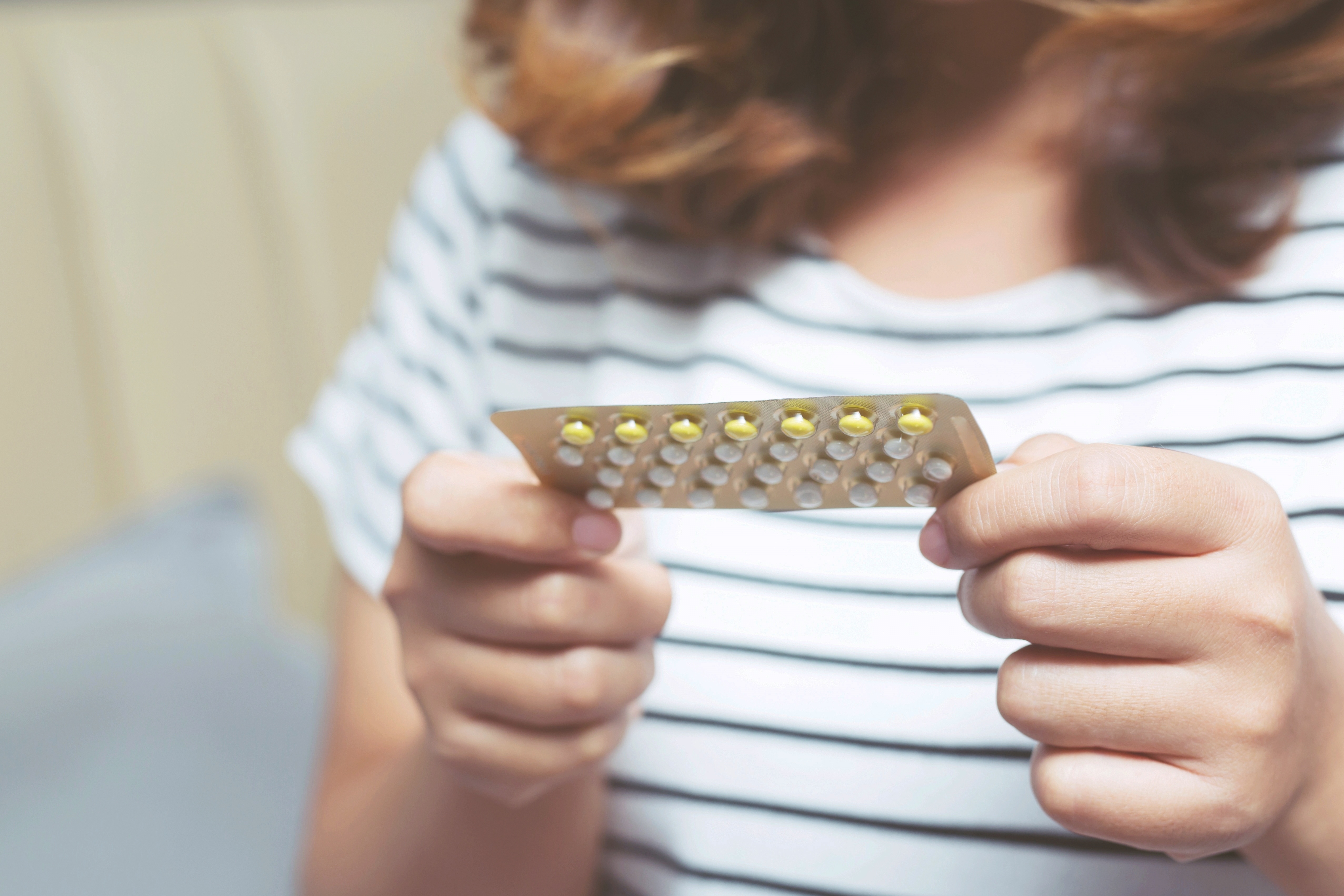 La pilule contraceptive n'est pas dénuée d'effets secondaires. © methaphum, Adobe Stock 