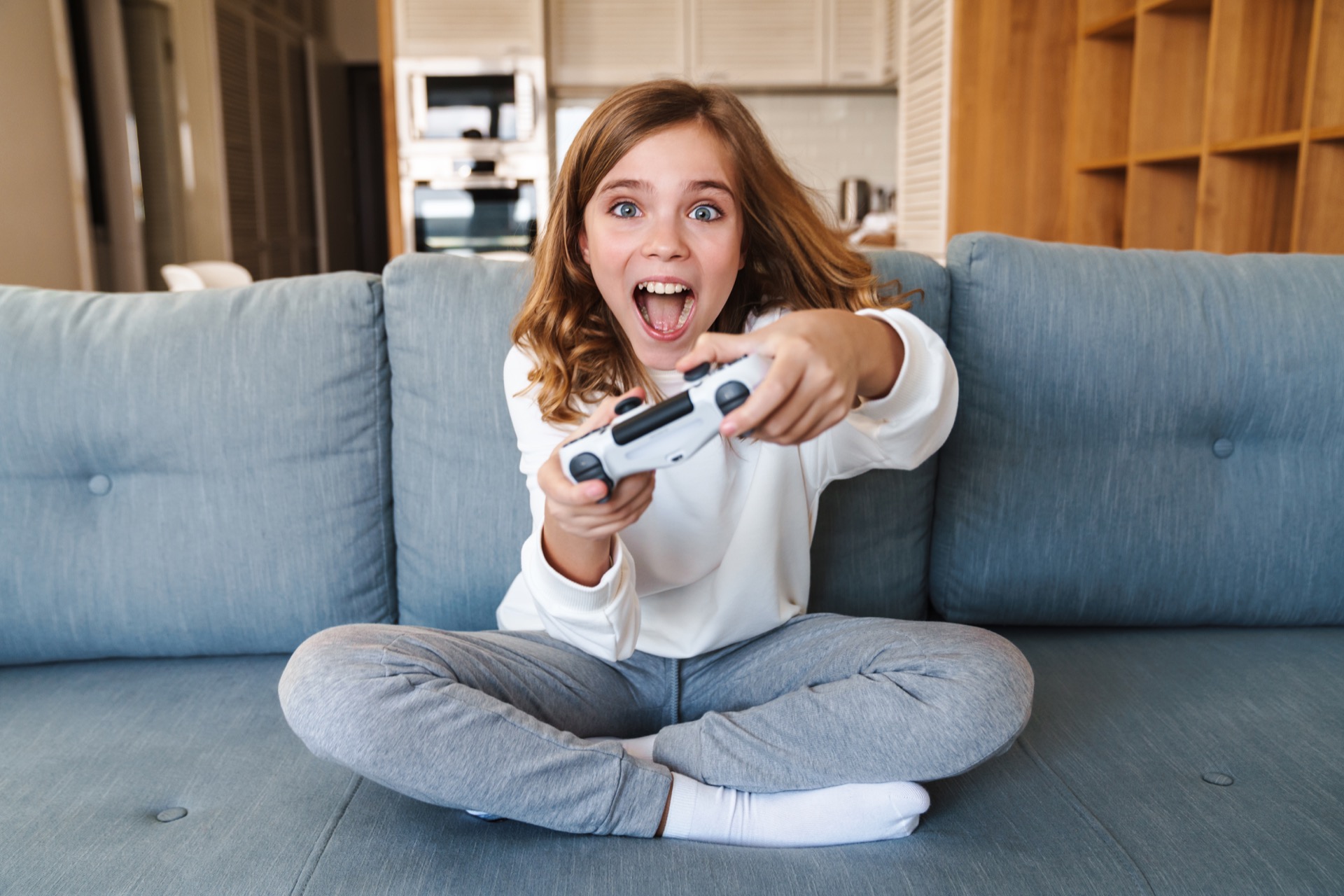 La nouvelle Playstation 5 Pro est mise en vente à 800 euros. Ce tarif est à l'image de la hausse généralisée des prix dans la tech. © Drobot Dean, Adobe Stock