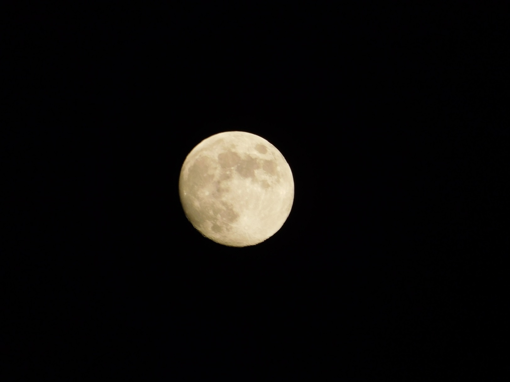 Judith : « Pourquoi, des fois, on voit la Lune en journée ? »