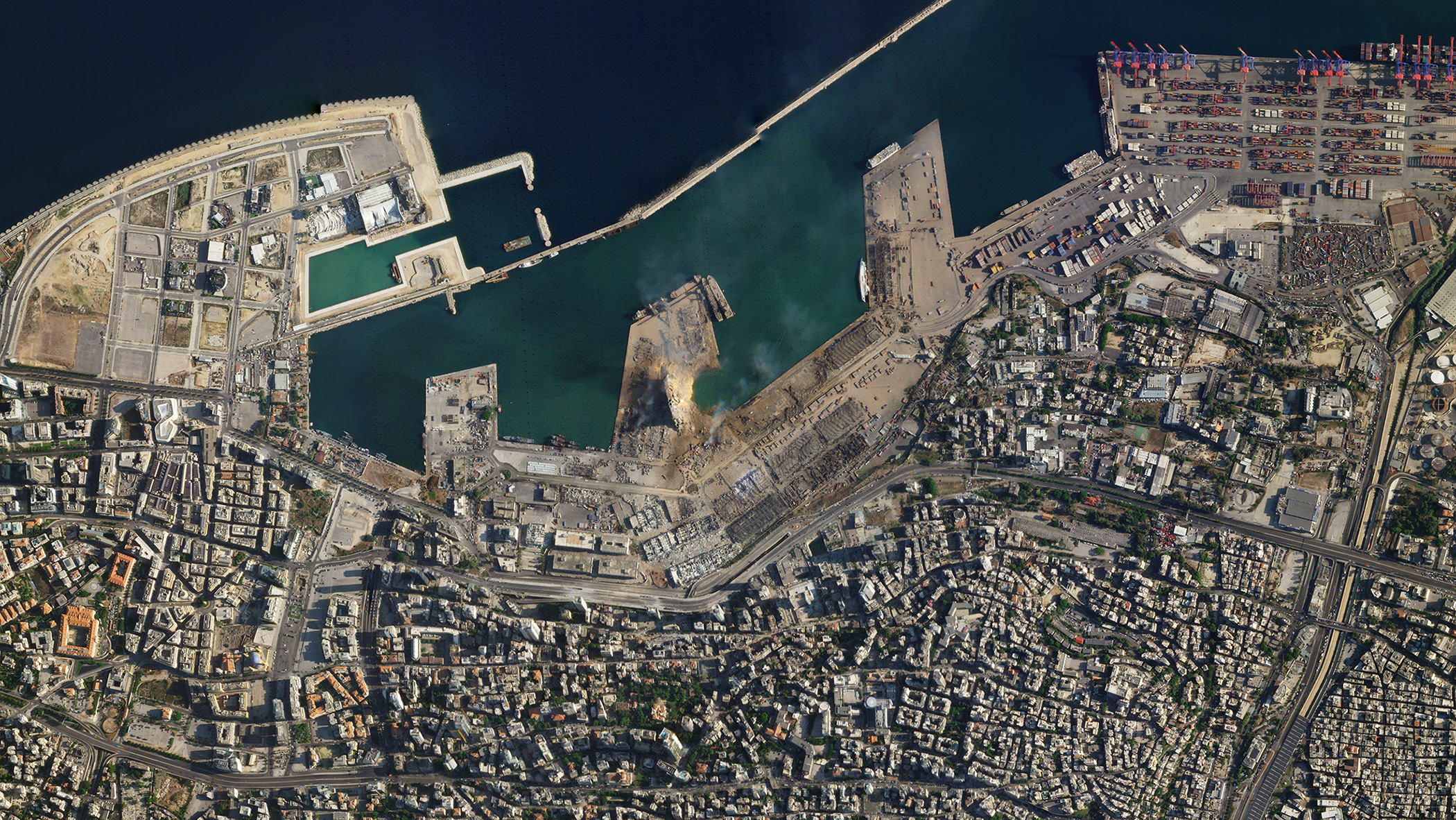 Le port de Beyrouth après l'explosion survenue le 4 août 2020. © 2020 Planet Labs, Inc