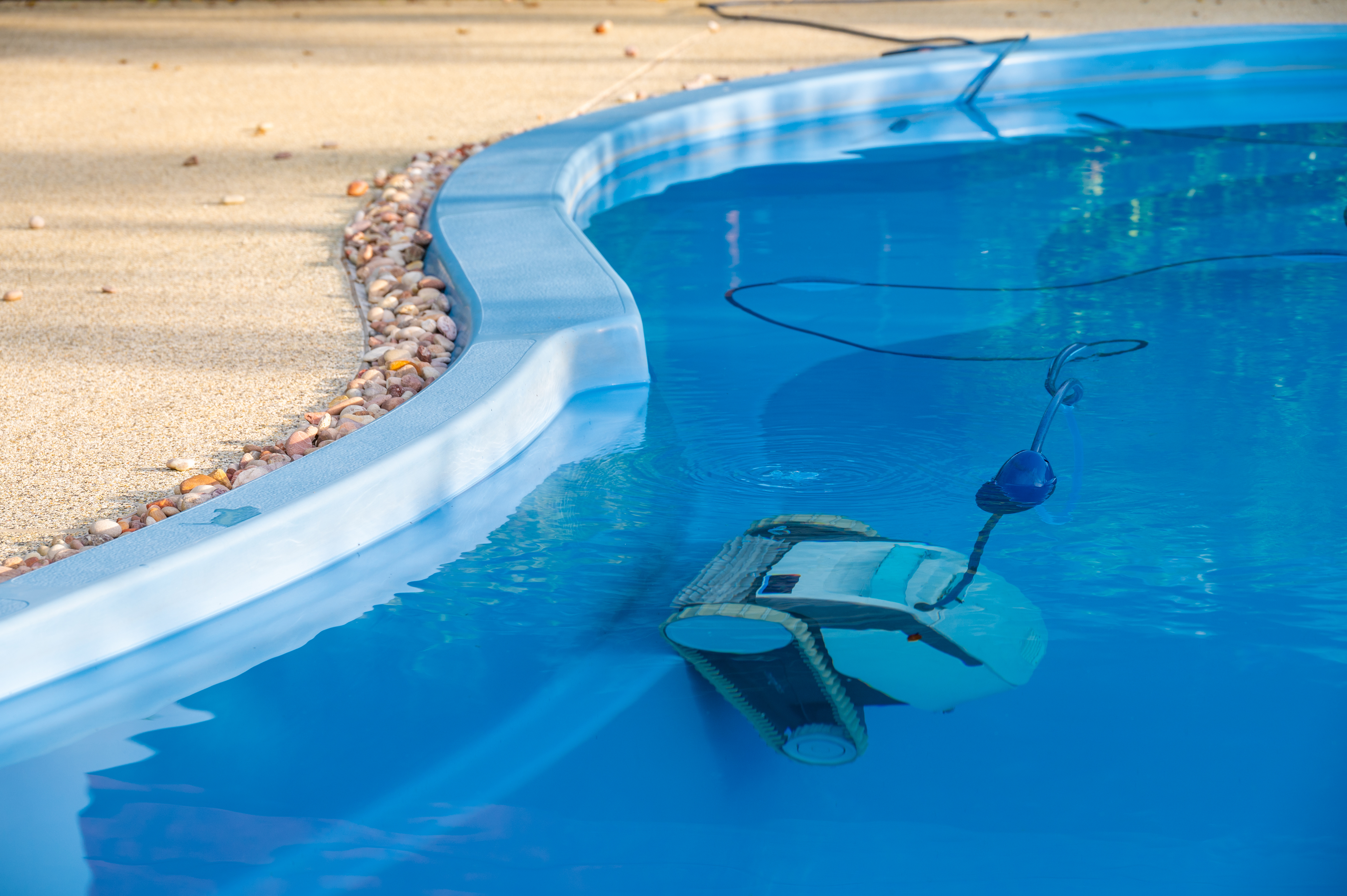 Les meilleures offres de robot de piscine sont à saisir lors du Prime Day Amazon © boyloso, Adobe Stock