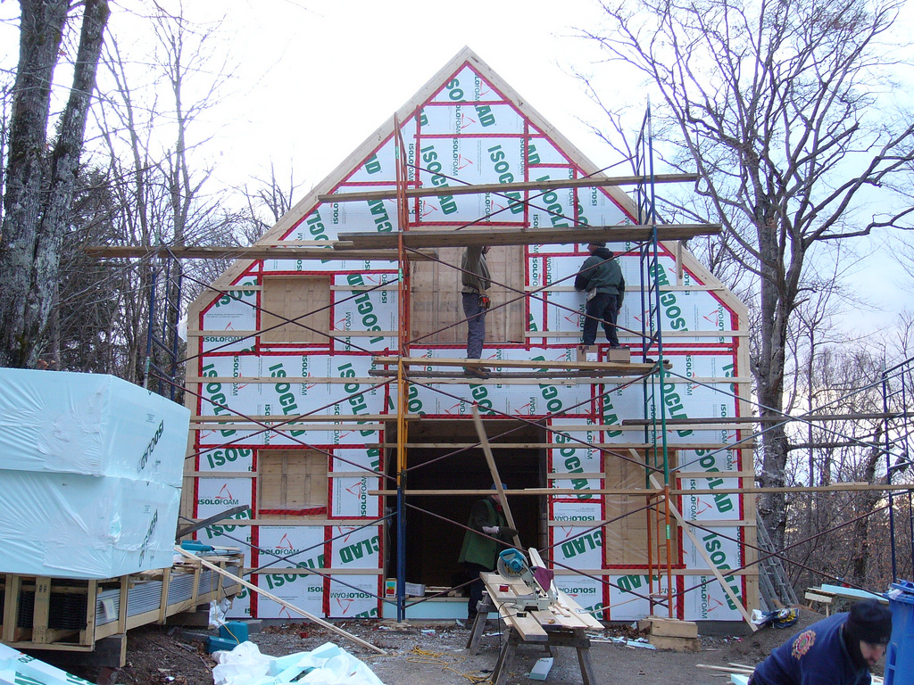 Construire sa maison demande des autorisations précises. © Arbre évolution, Flickr, CC BY-SA 2.0