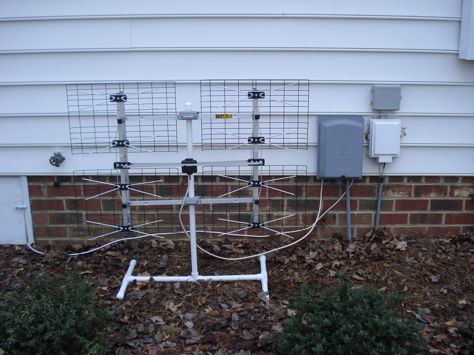 Un amplificateur d'antenne améliore le signal. © Tony Crider, Flickr, CC BY 2.0