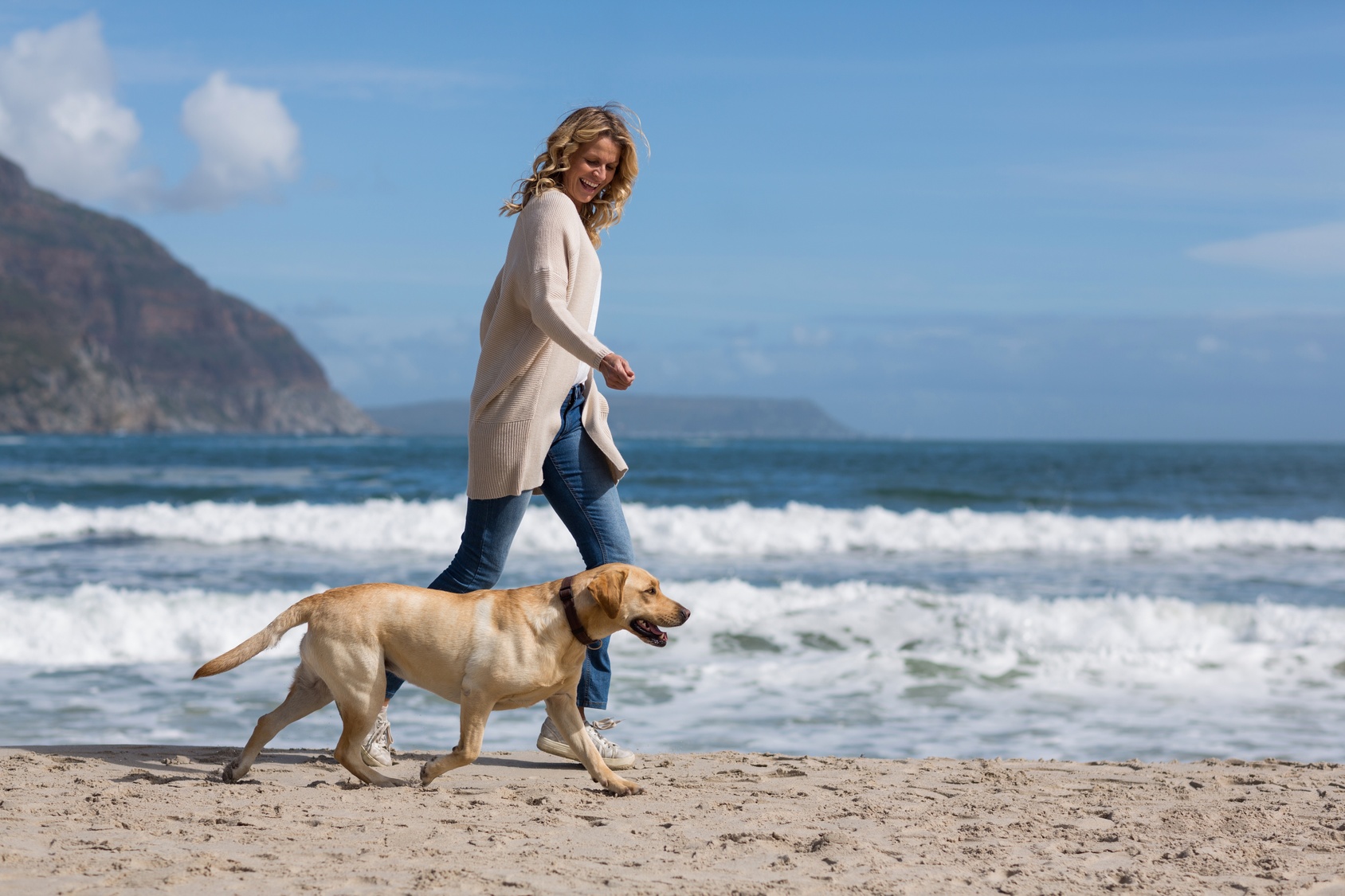 Le chien aide et favorise le maintien de l'activité physique. © WavebreakMediaMicro, Fotolia