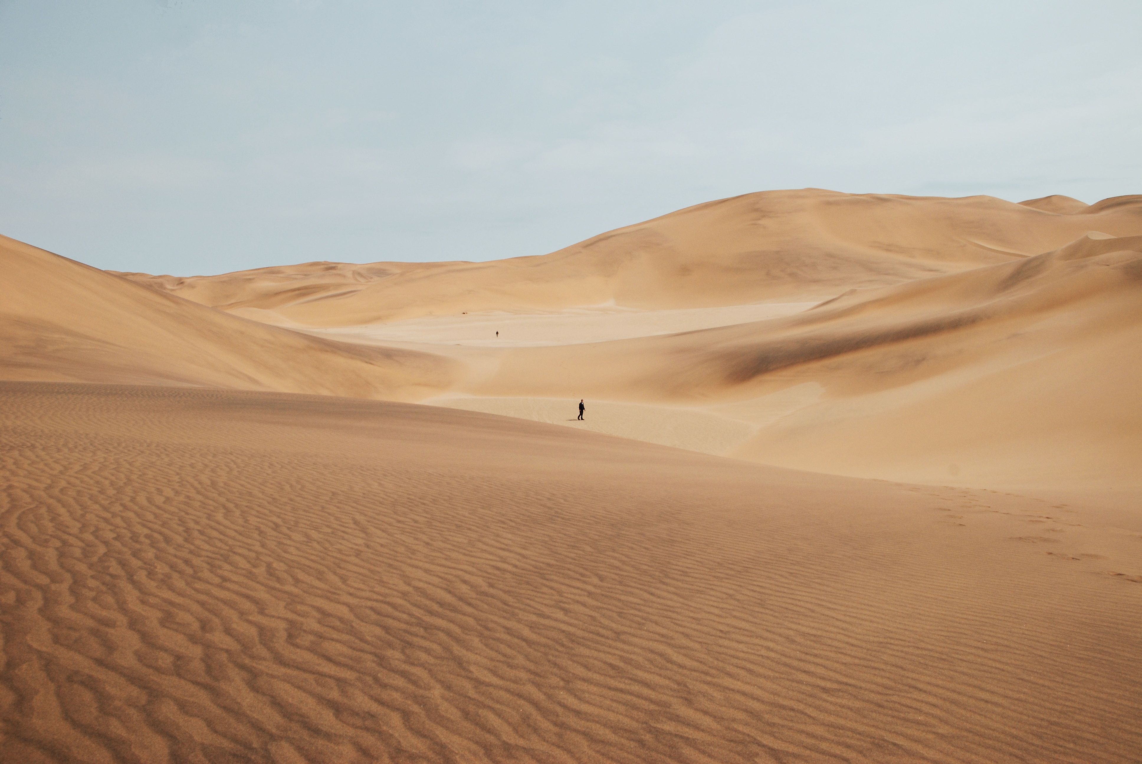 Le sable du désert est trop fin pour fabriquer du béton. © Keith Hardy, Unsplash