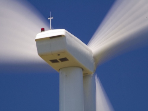 La productivité des éoliennes dépend des dimensions de leurs pales et de la vitesse du vent. © Brentdanley CC by-nc-sa 2.0