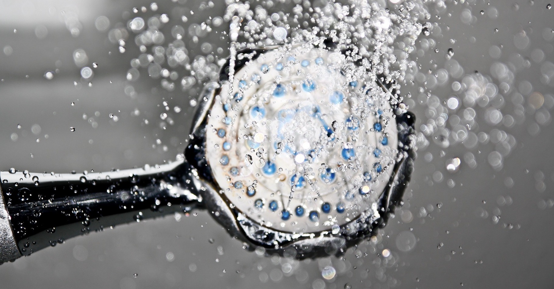 Pour économiser l'eau de la douche, il y a de nombreuses astuces faciles à mettre en œuvre. © 955169, Pixabay License