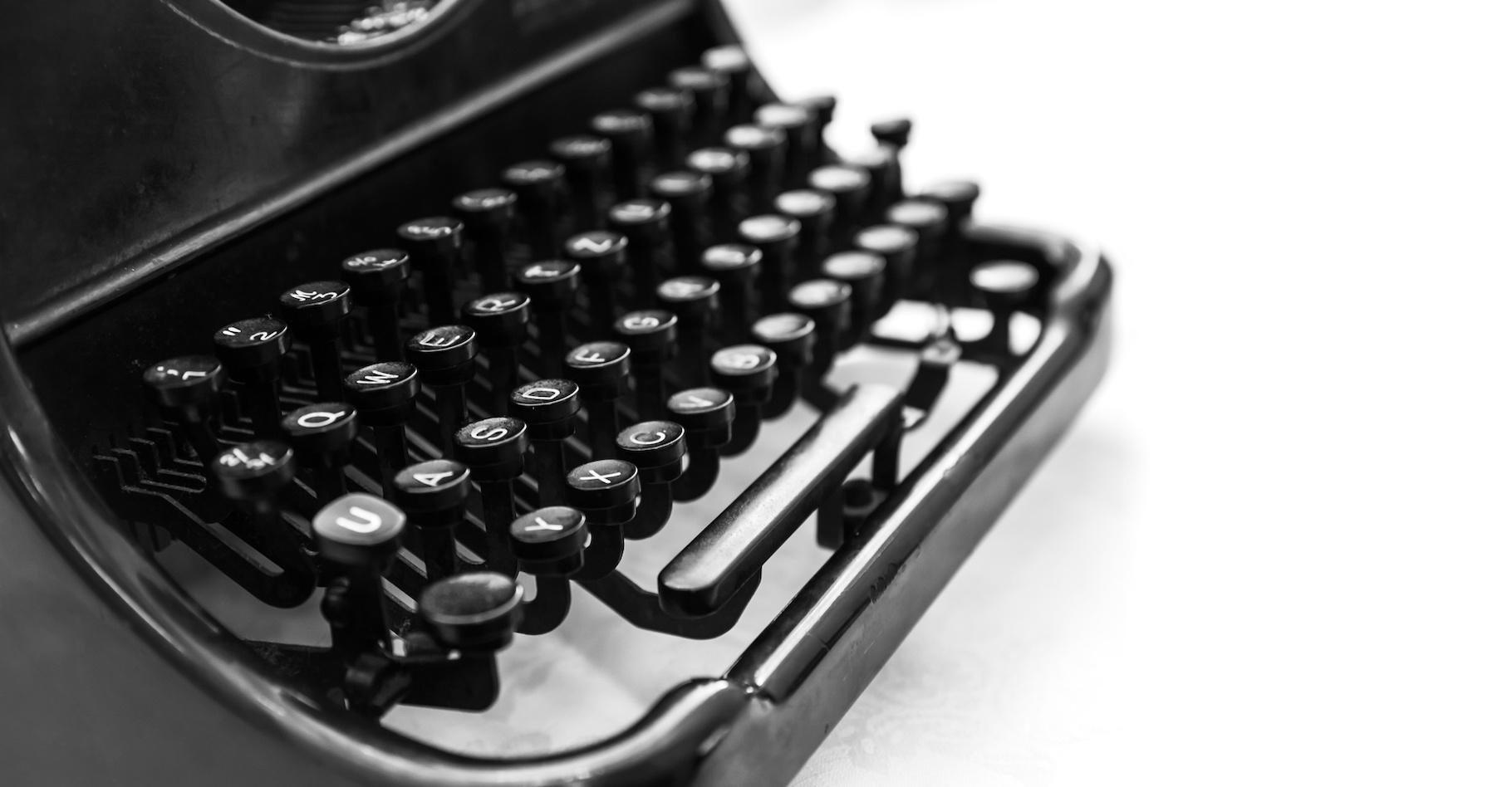 C’est peu de temps après l’invention de la machine à écrire qu’est né le clavier QWERTY et il perdure encore aujourd’hui dans les pays anglophones. © evannovostro, Fotolia