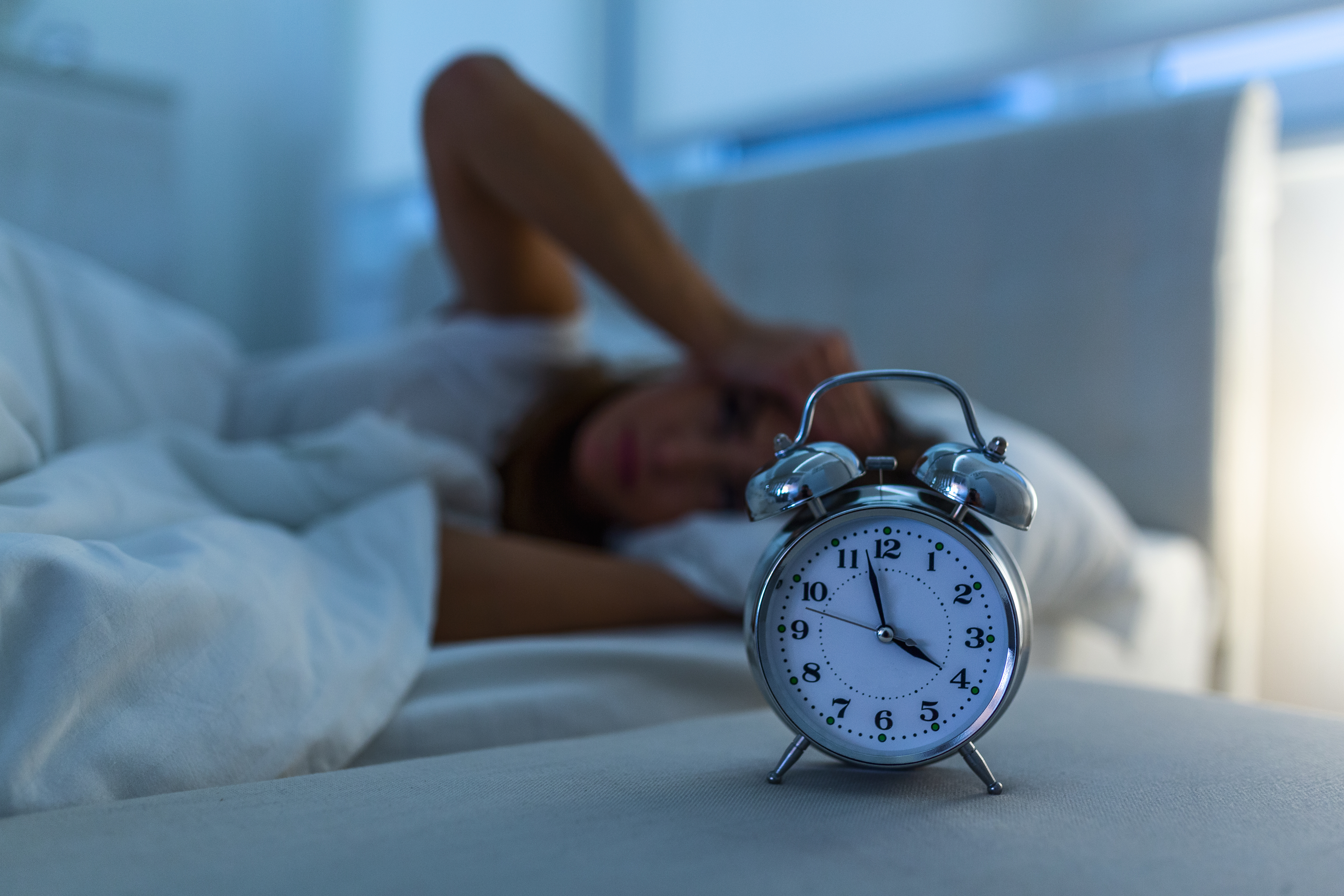 Retrouvez l'équilibre de votre sommeil grâce aux remèdes naturels. © Graphicroyalty, Adobe Stock