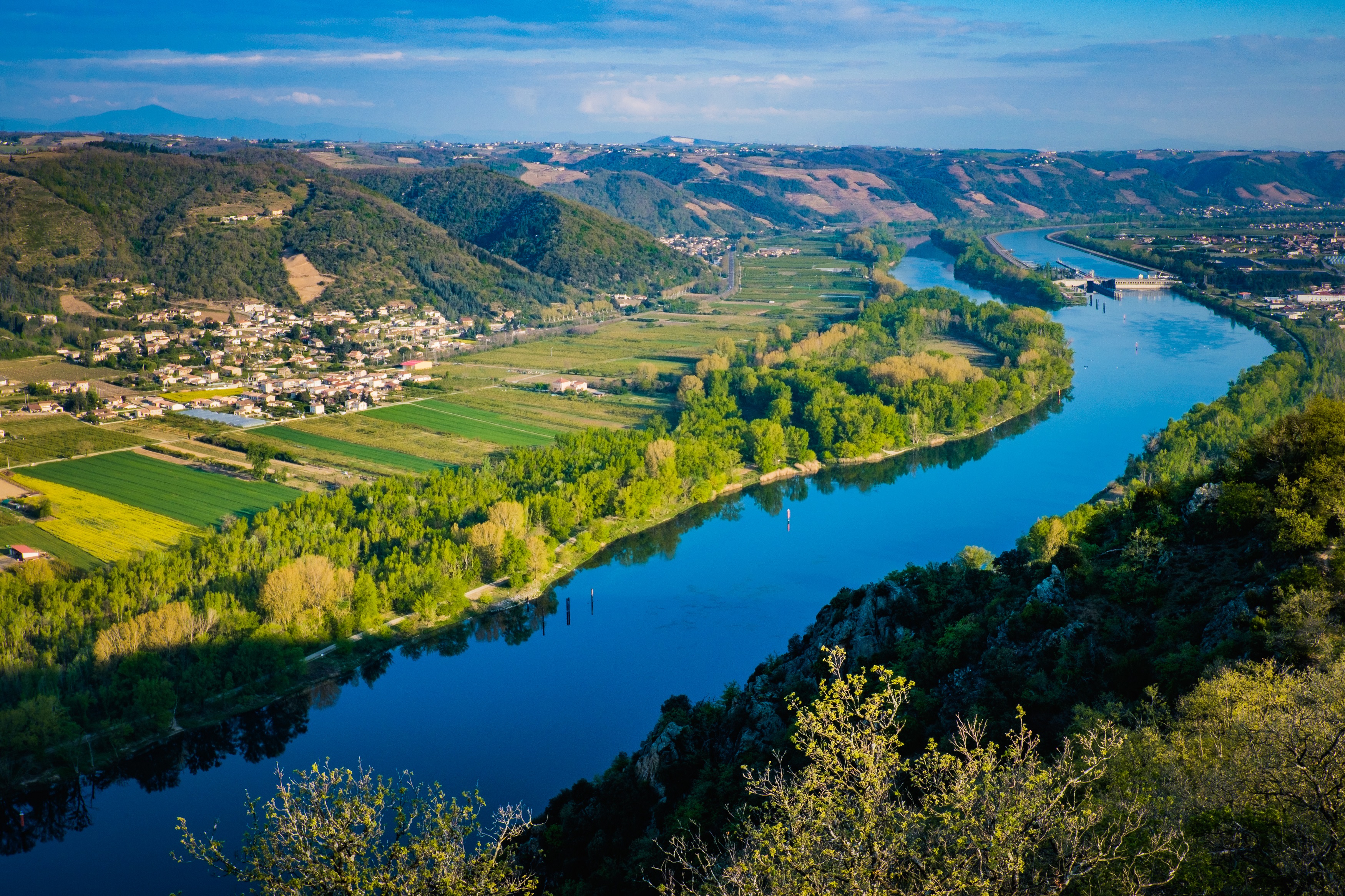 L'eau du Rhône va être utilisée pour alimenter tout le pourtour méditerranéen. © Pernelle Voyage, Adobe Stock