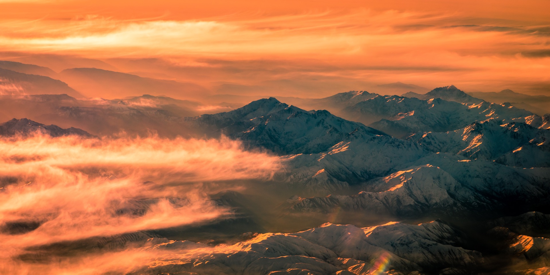 Les monts du Zagros en Iran ont certainement été le lieu de la première rencontre entre Néandertal et Sapiens. © dietwalther Adobe Stock