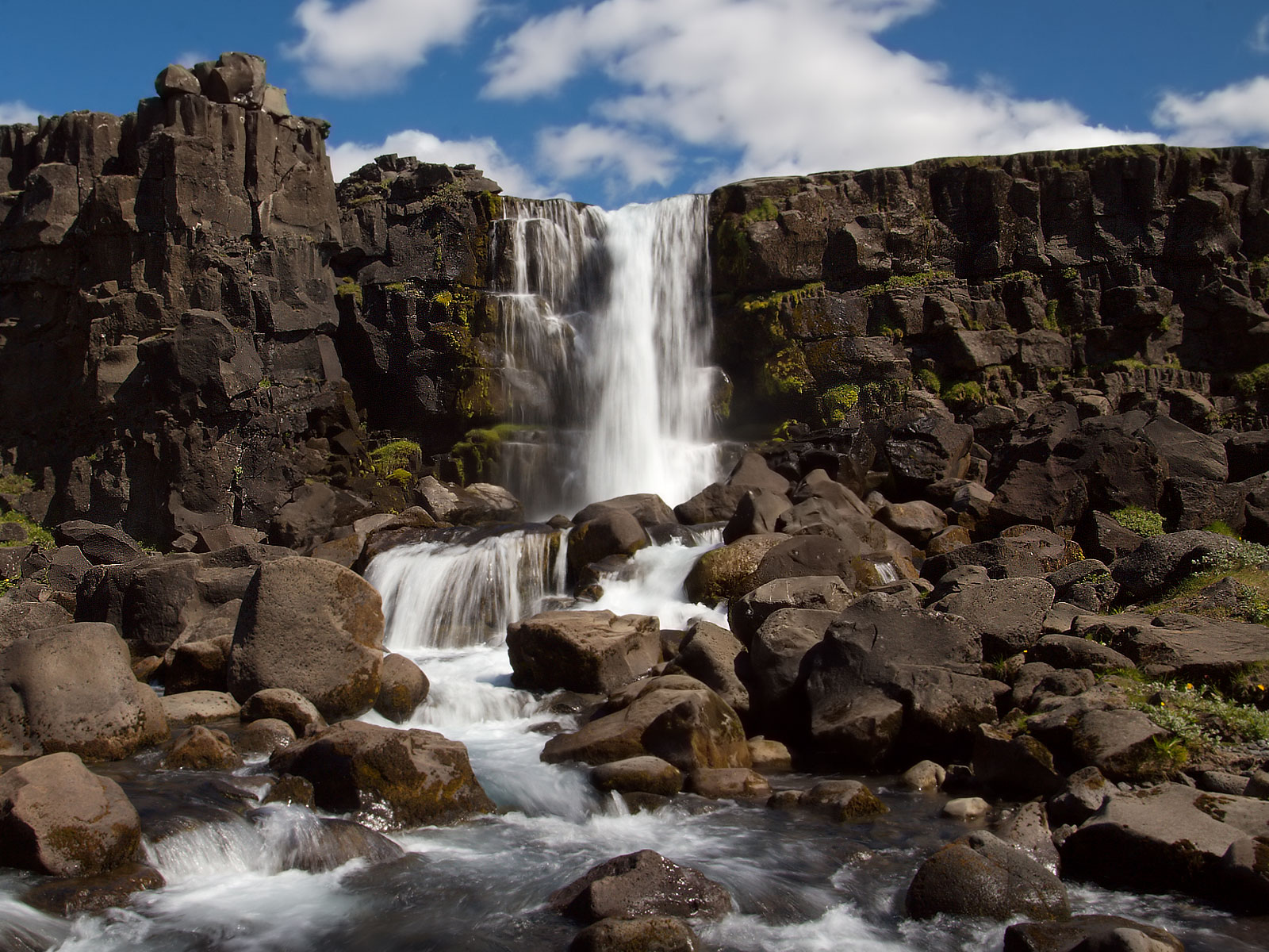 Cascade de  Þingvellir - Iceland