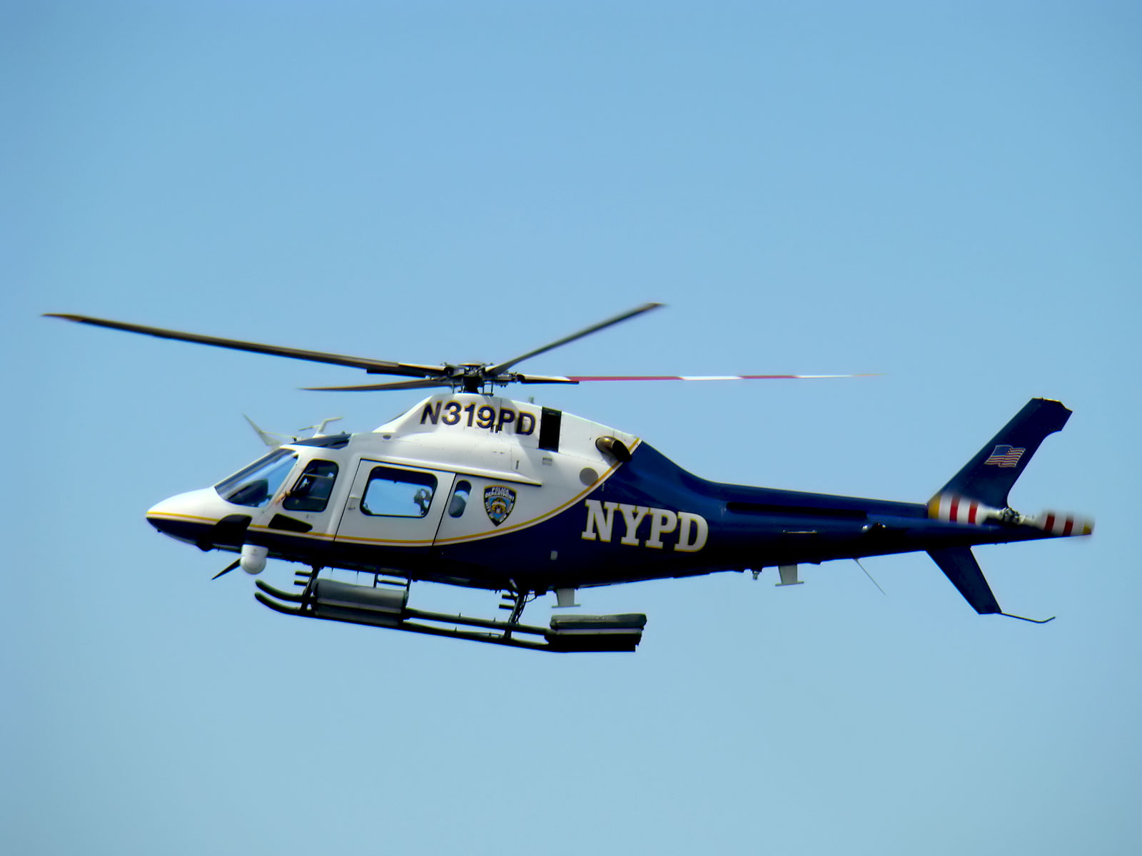 Hélicoptère de patrouille New York