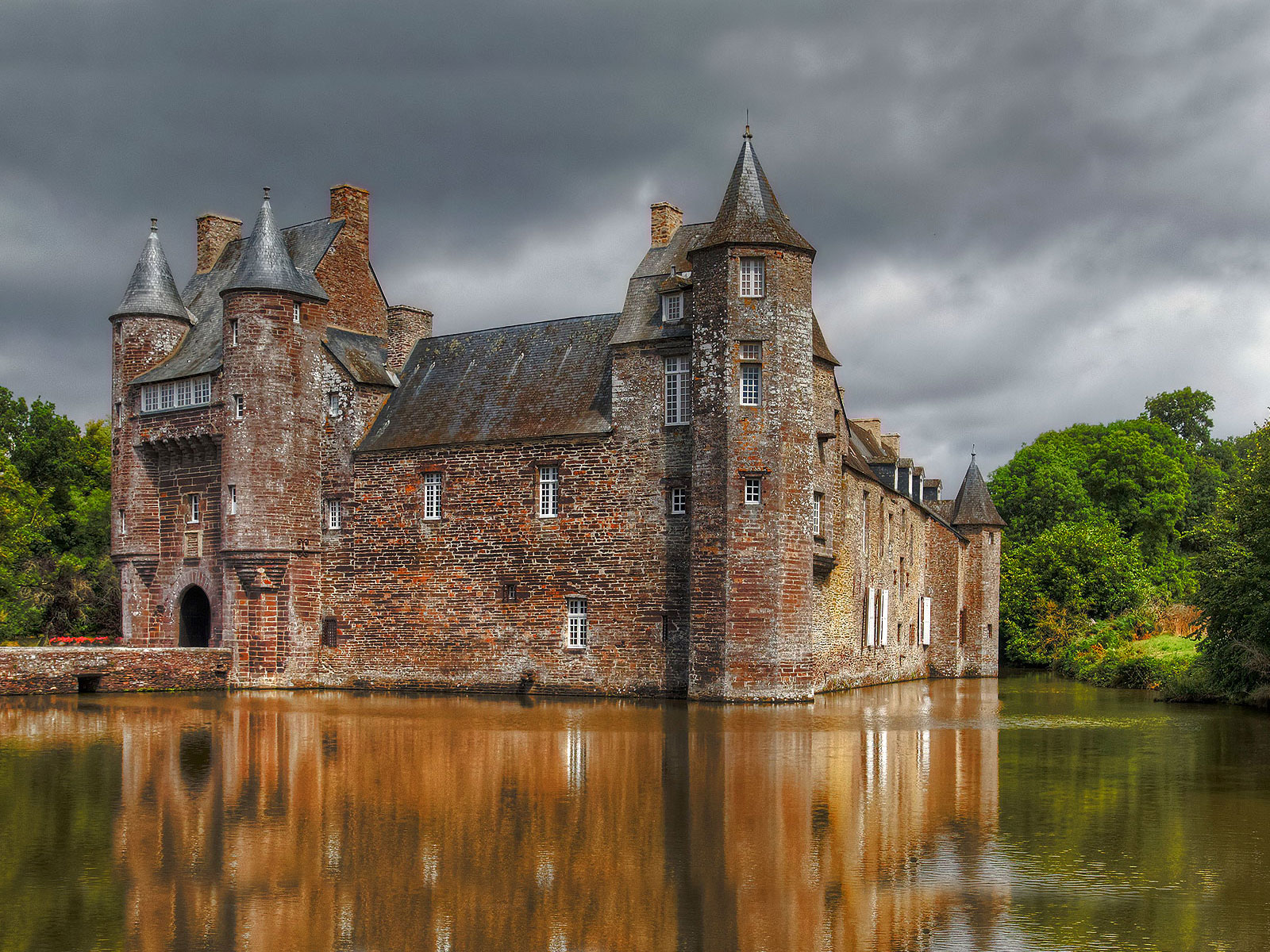 Le château médiéval de Trécesson, l'un des plus impressionnants de Bretagne