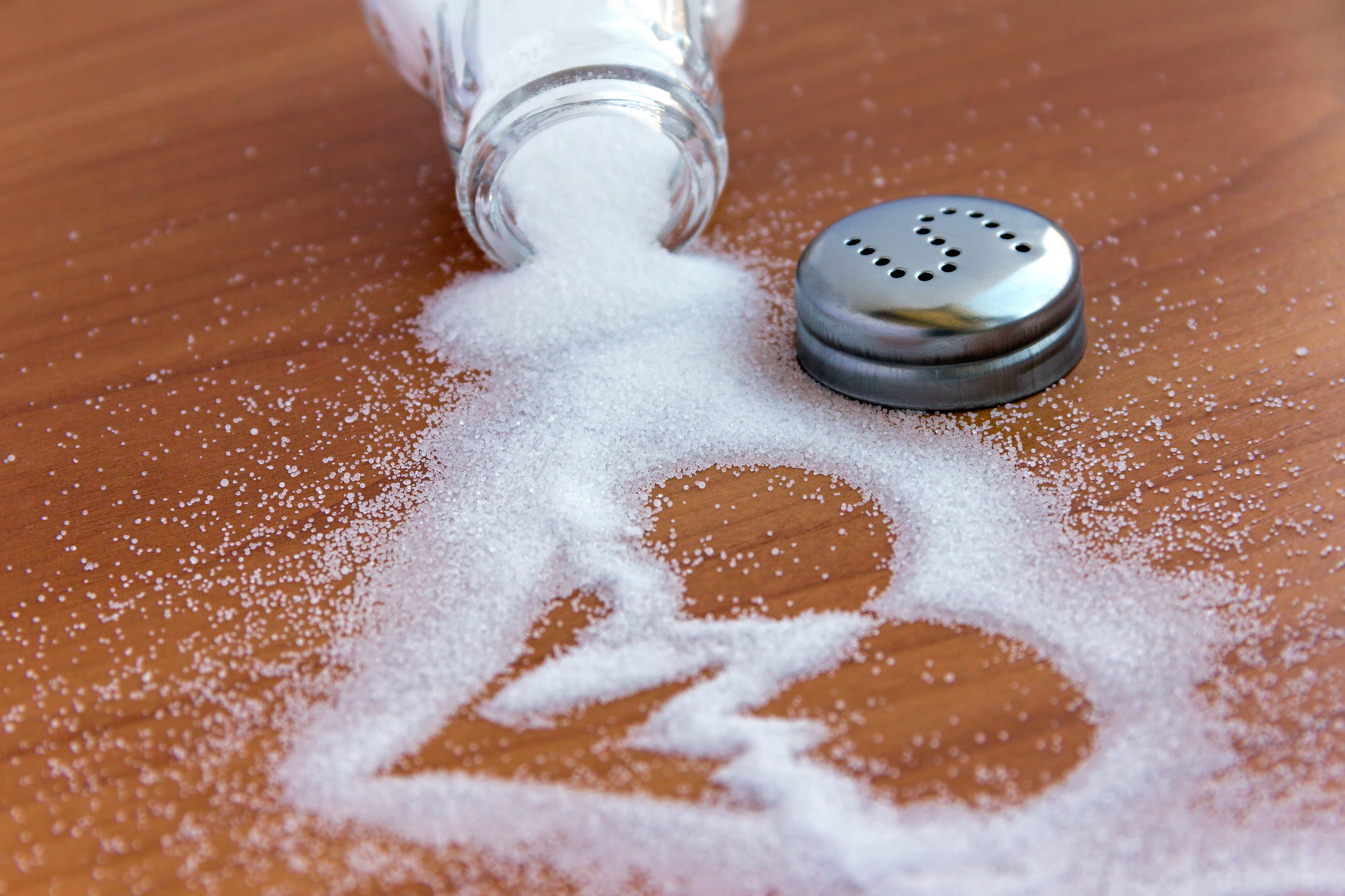 Le sel peut provoquer de l'hypertension. © Sharif, Adobe Stock