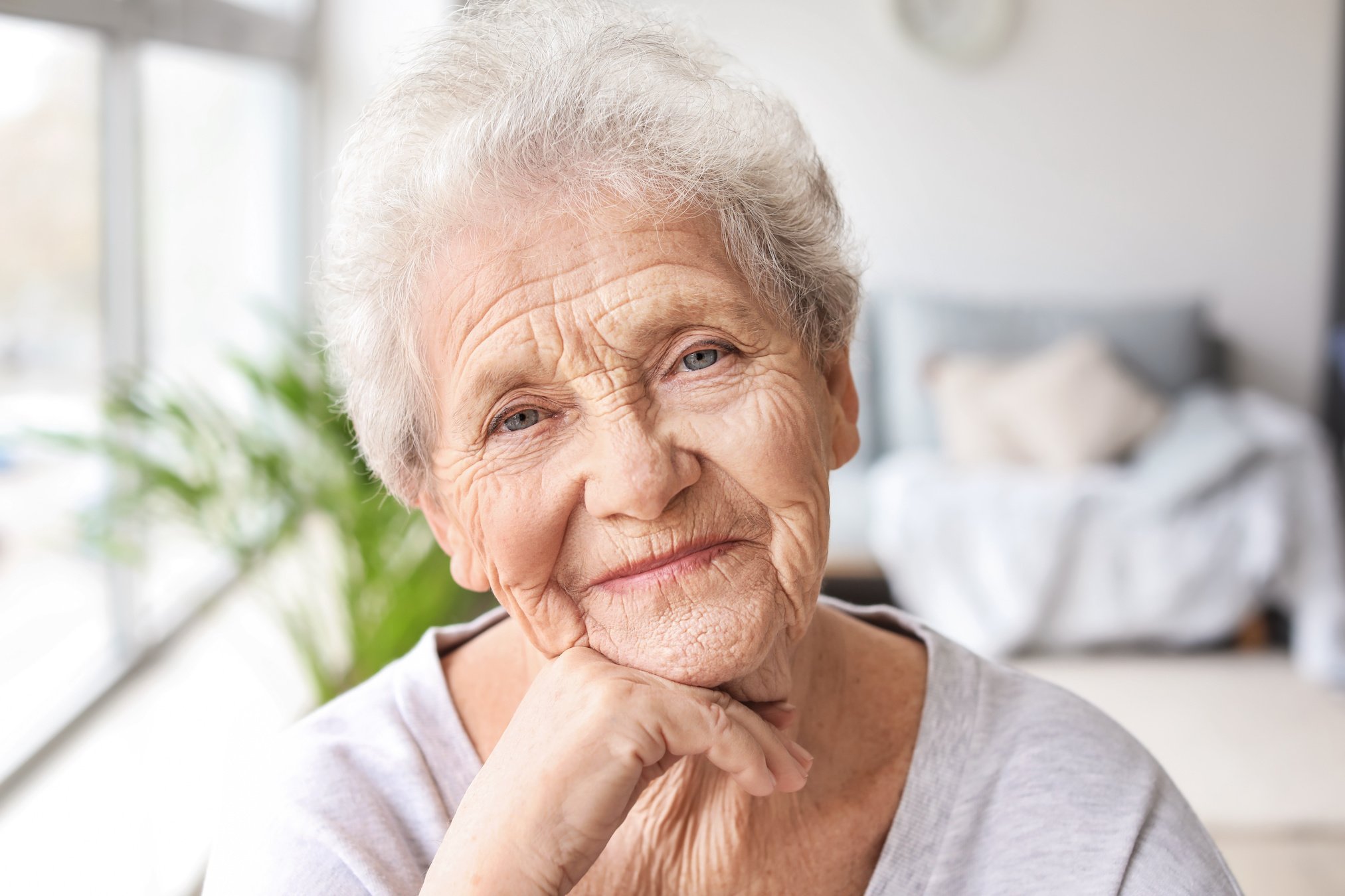 Une étude suédoise révèle que certains centenaires accumulent moins de maladies et plus lentement. Leur parcours inspire l’idée qu’il est possible d’imaginer un grand âge différent. © Pixel-Shot, Adobe Stock