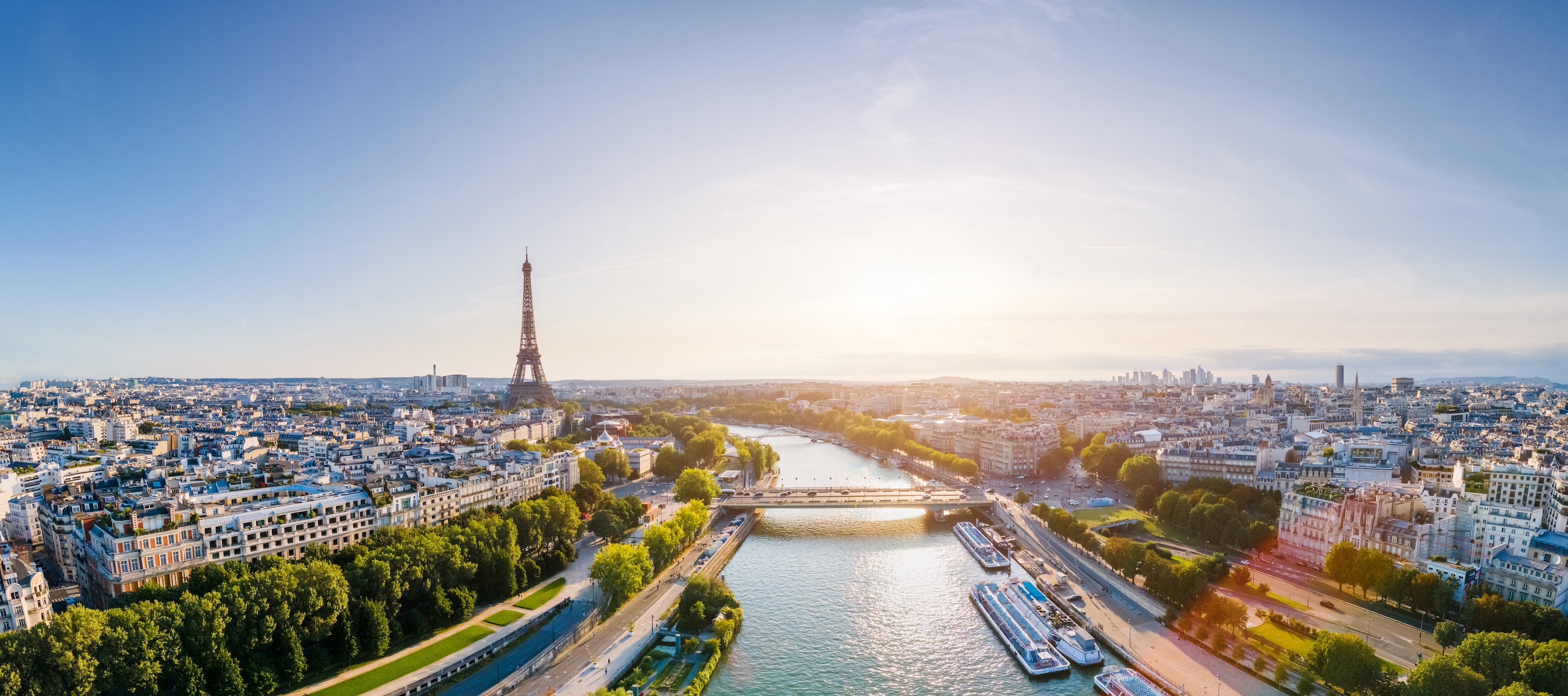 2022 a été marquée par des températures au-dessus des moyennes en continu, sauf en janvier. L'Île-de-France a connu un record d'ensoleillement en 2022. © NicoElNino, Adobe Stock