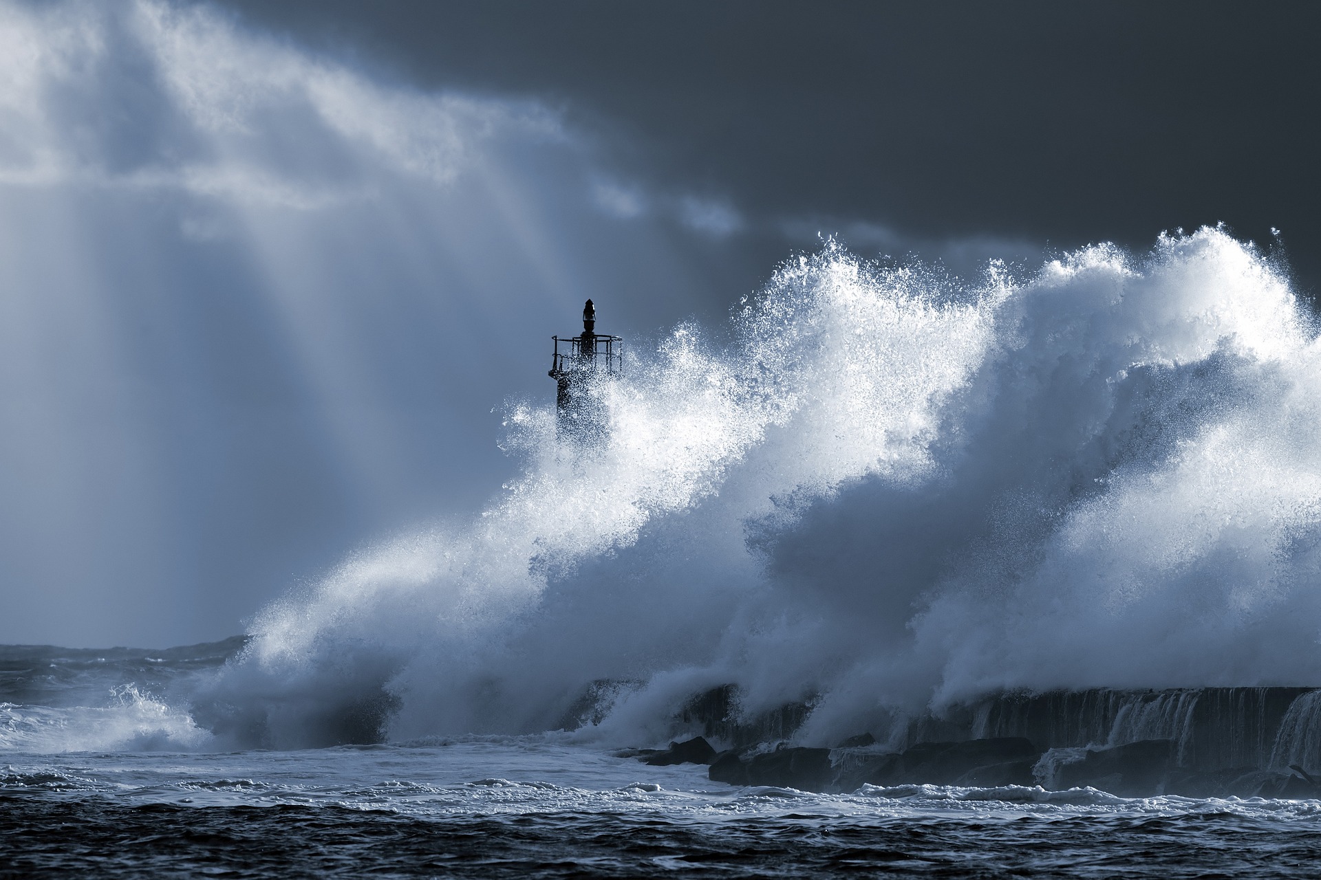 L'ouest de la France va être balayé par plusieurs tempêtes cette semaine. © fiquetdidier1, Pixabay