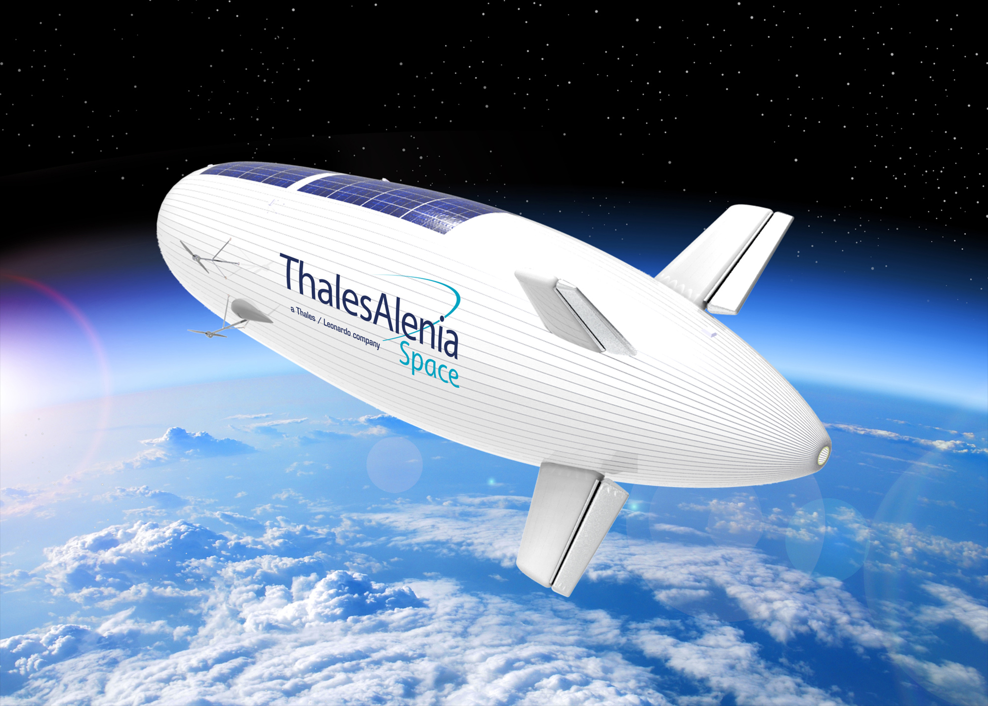 Stratobus, le dirigeable stratosphérique de Thales Alenia Space, peut être vu comme le « chaînon manquant » entre les drones et les satellites. © Thales Alenia Space