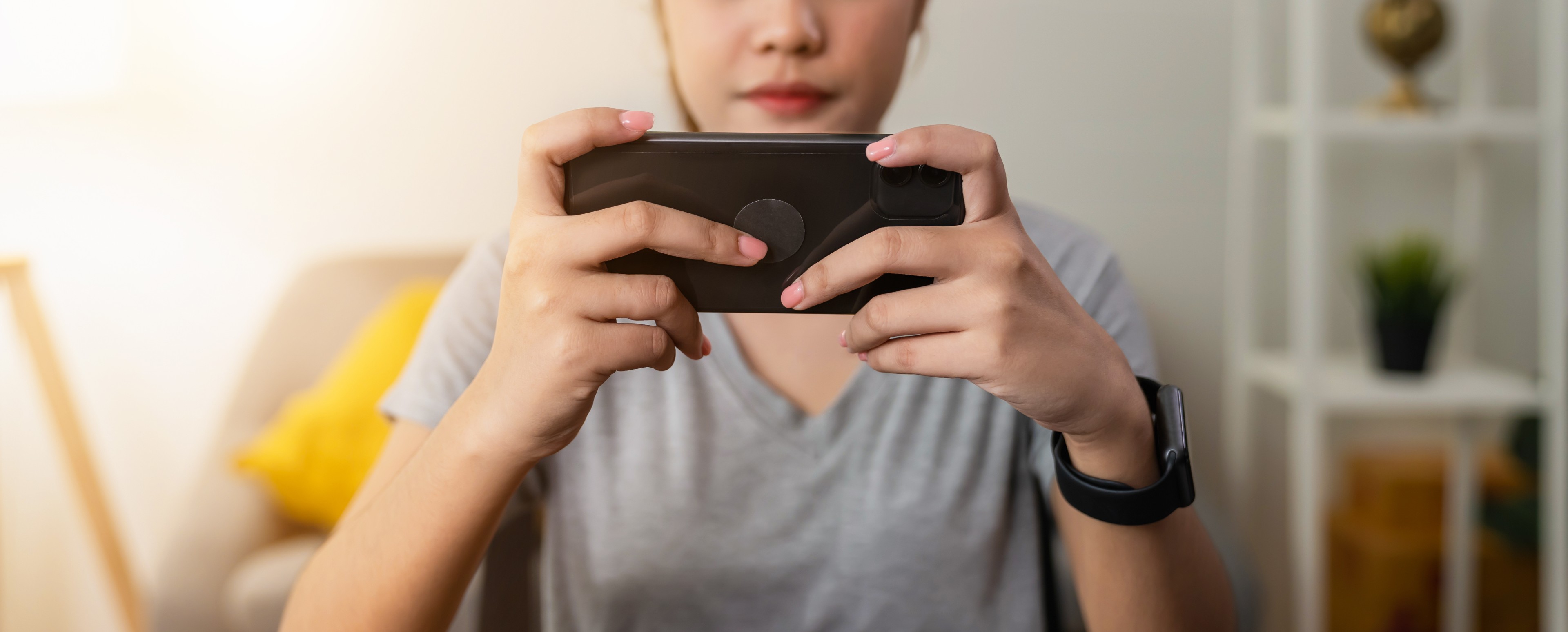 À l'adolescence, la sédentarité peut avoir un effet néfaste sur la santé cardiovasculaire. © Chayjitti, Adobe Stock