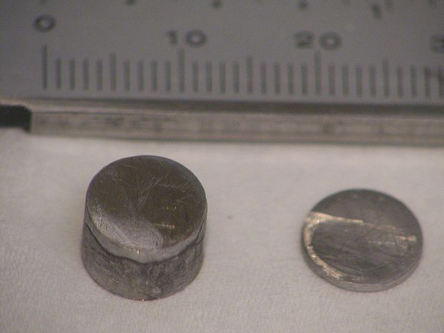 Le technétium est semblable au platine. Il est notamment utilisé en imagerie nucléaire. © Institute for Transuranium Elements, Wikimedia Commons, Fair use