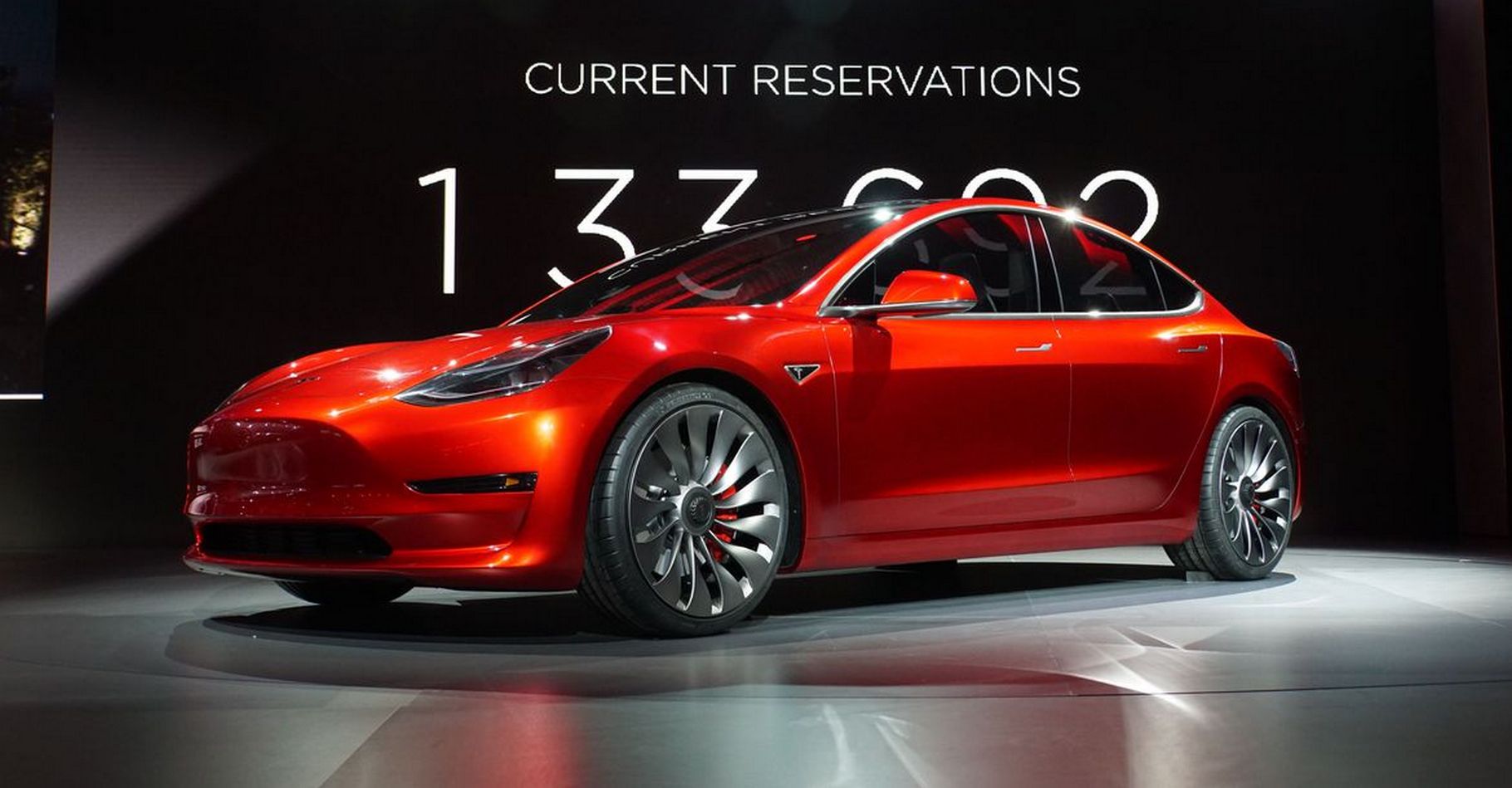 Des propriétaires d'une Tesla Model 3 ont réussi à conduire 975 kilomètres en une seule charge ! © Tesla Motors