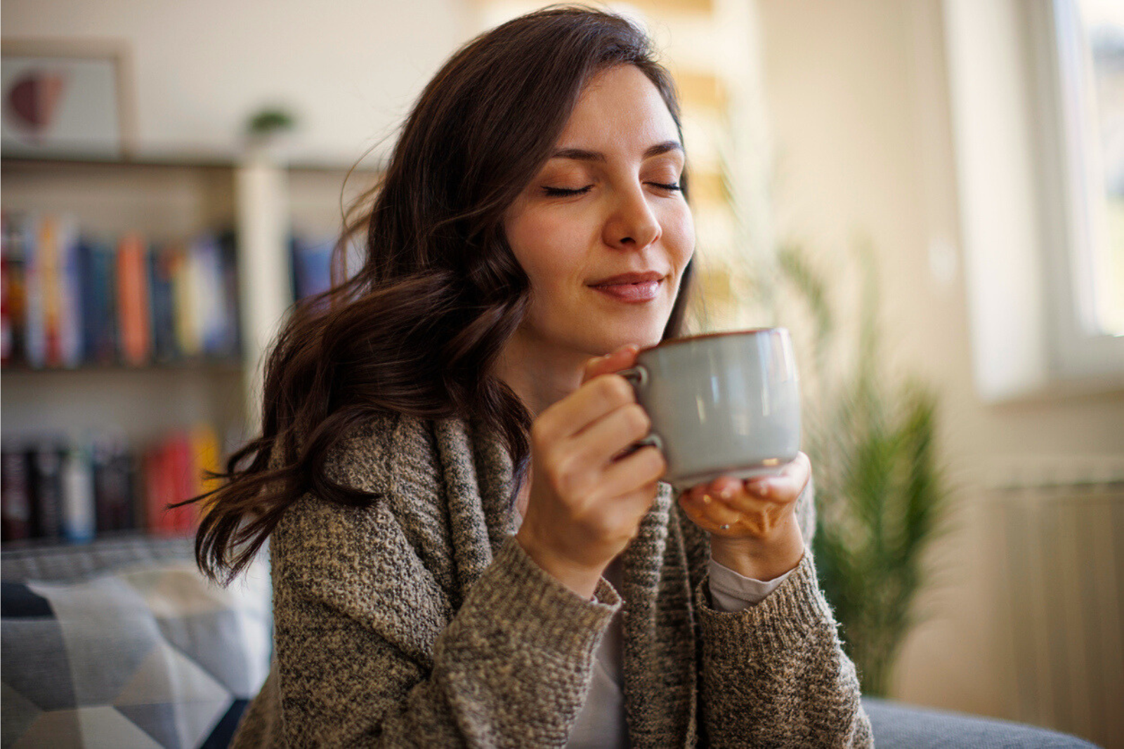 Une tasse par jour de cette boisson suffit pour soulager l'arthrose. © Crédits _ Damircudic, i Stock